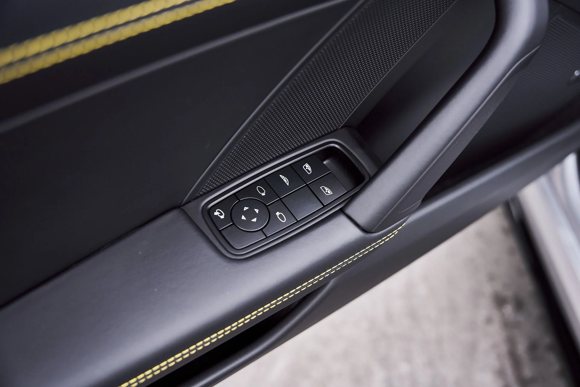 mph028_3520544921_Used_2025_Porsche_911_Turbo_S_1770776356_390b92f52e