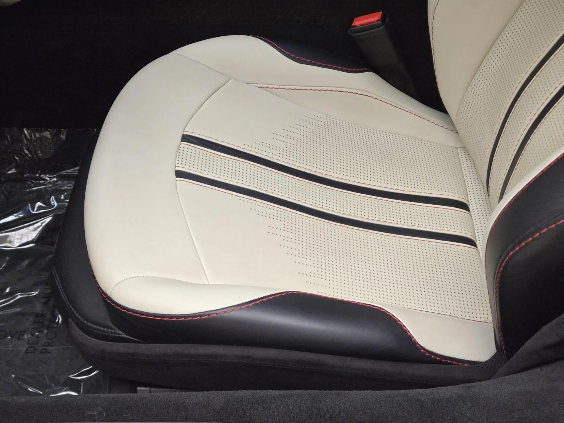 mph028_3528405133_Used_2023_Aston_Martin_Vantage_1784266997_a8be793041