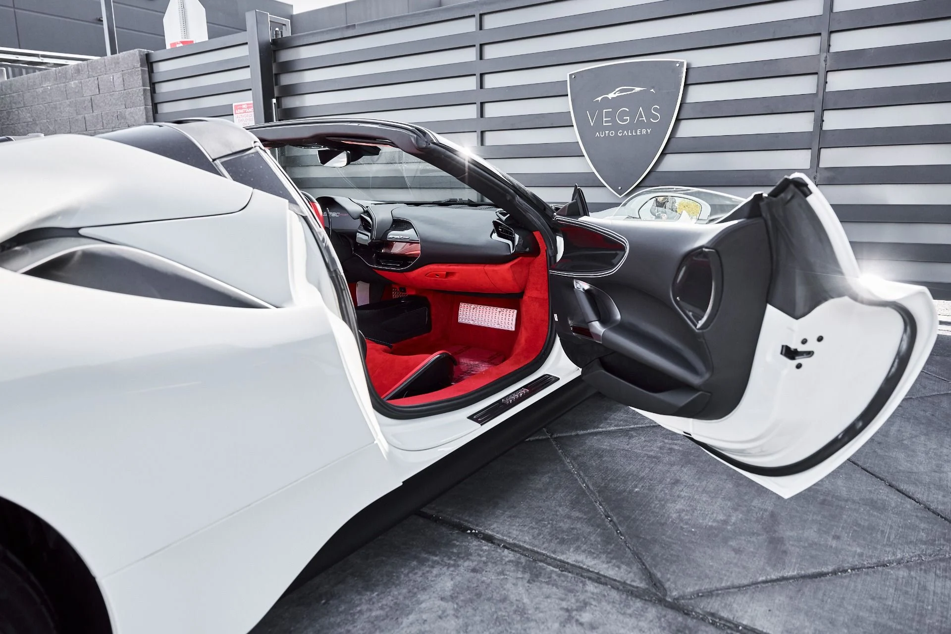 mph028_352949035_Used_2025_Ferrari_SF_90_Spider_Base_1776876576_b72500a6aa