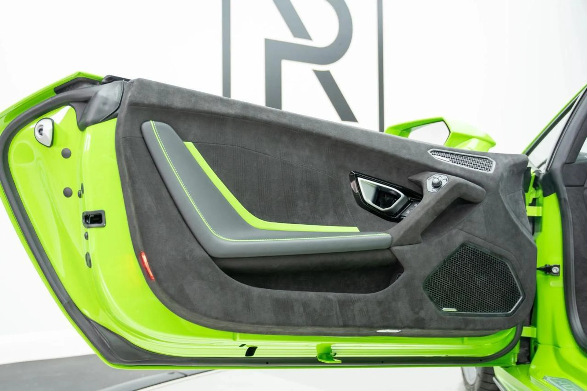 mph028_3536713776_8beb1eb84b9d388790d780ddb5b48ad1_0c0f40aca6