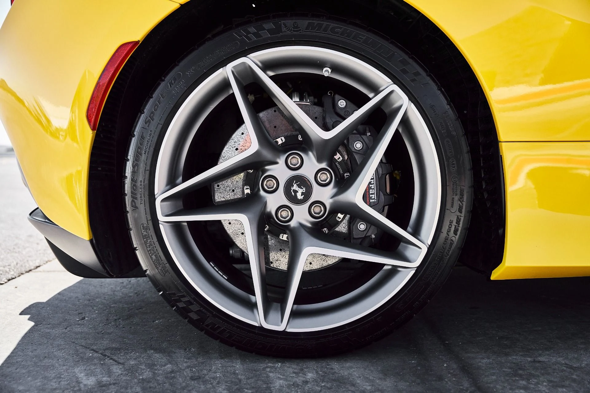 mph028_3537295637_Used_2021_Ferrari_F8_Tributo_Base_1774743025_5c9a8e9494