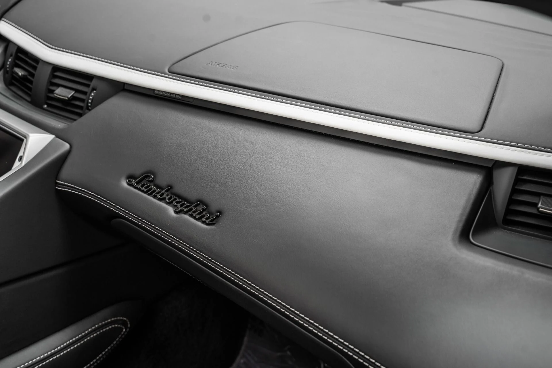 mph028_3538340531_Used_2019_Lamborghini_Aventador_LP_740_4_S_Roadster_1758210242_5aa1401488