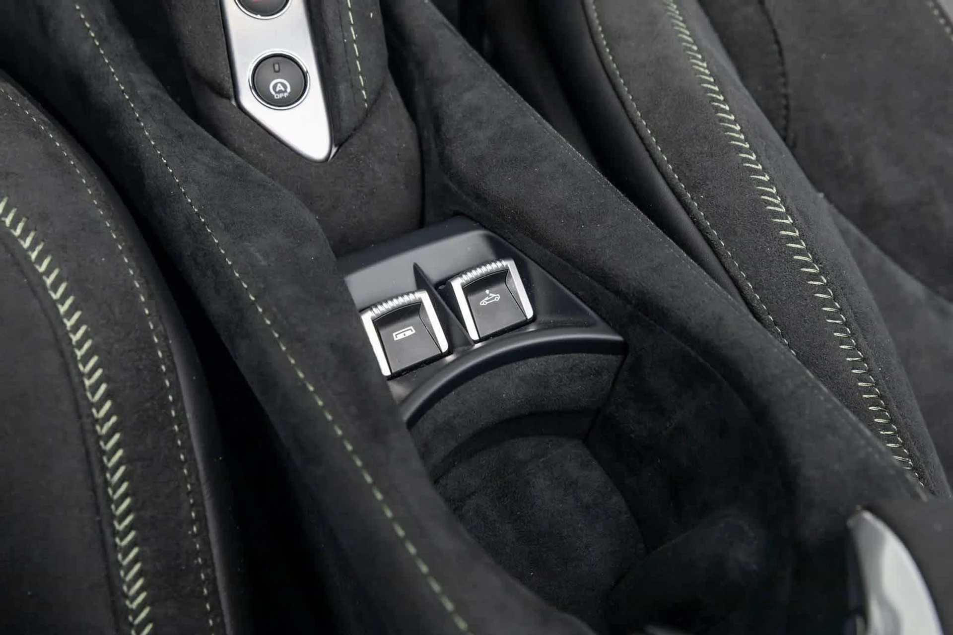 mph028_3545088466_29_ae10c8f971