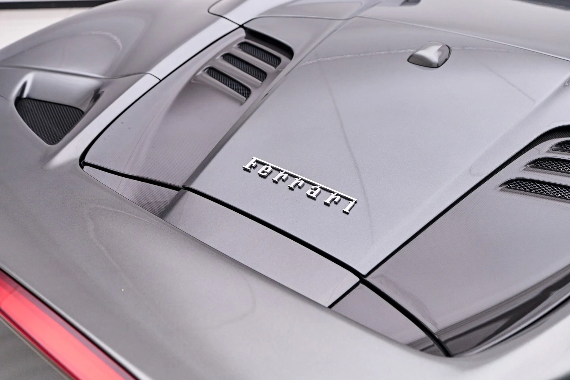 mph028_3546191224_Used_2022_Ferrari_F8_Spider_Base_1769106989_a796e3b93f