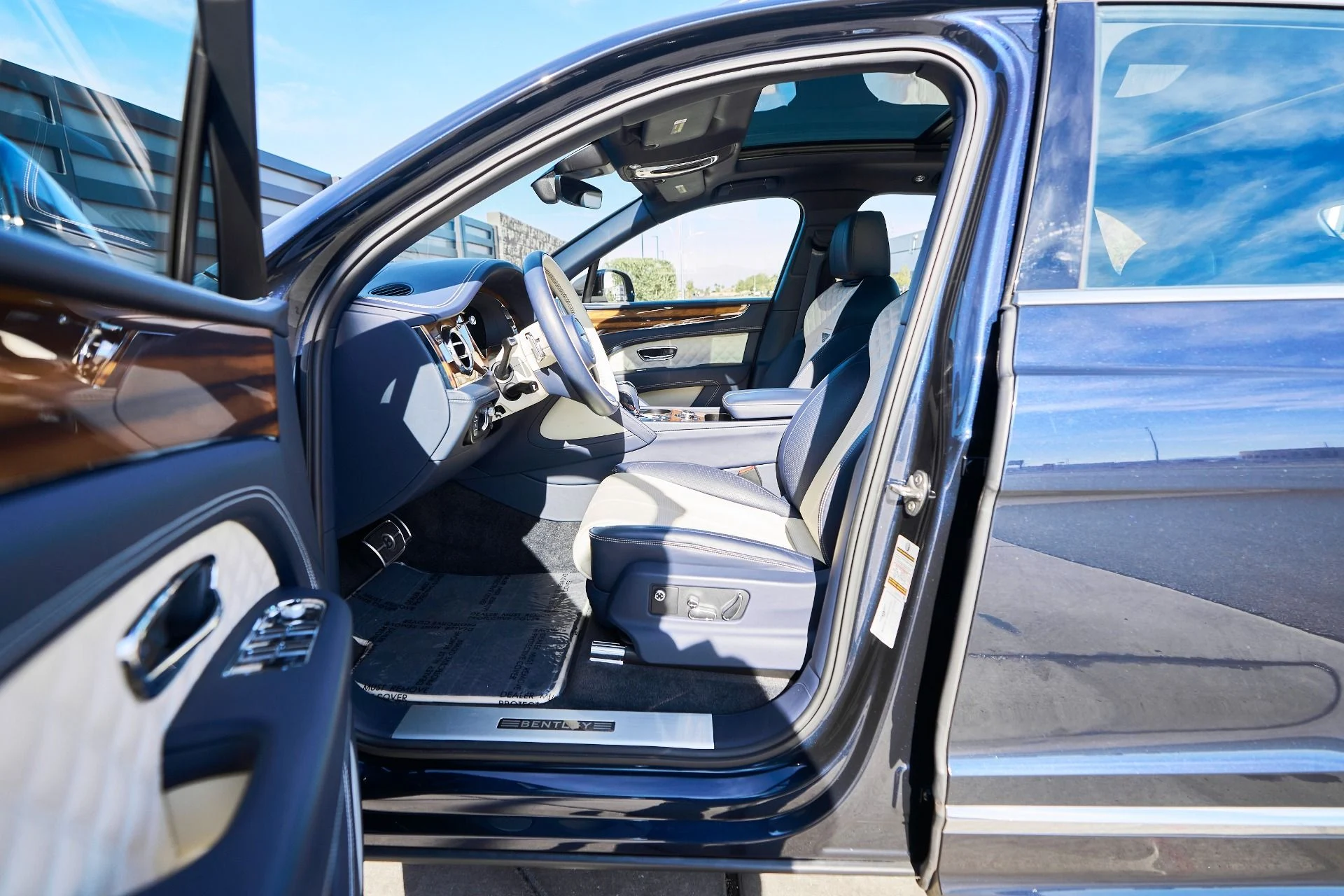 mph028_3547559527_Used_2021_Bentley_Bentayga_V8_1764209000_47781e9d08