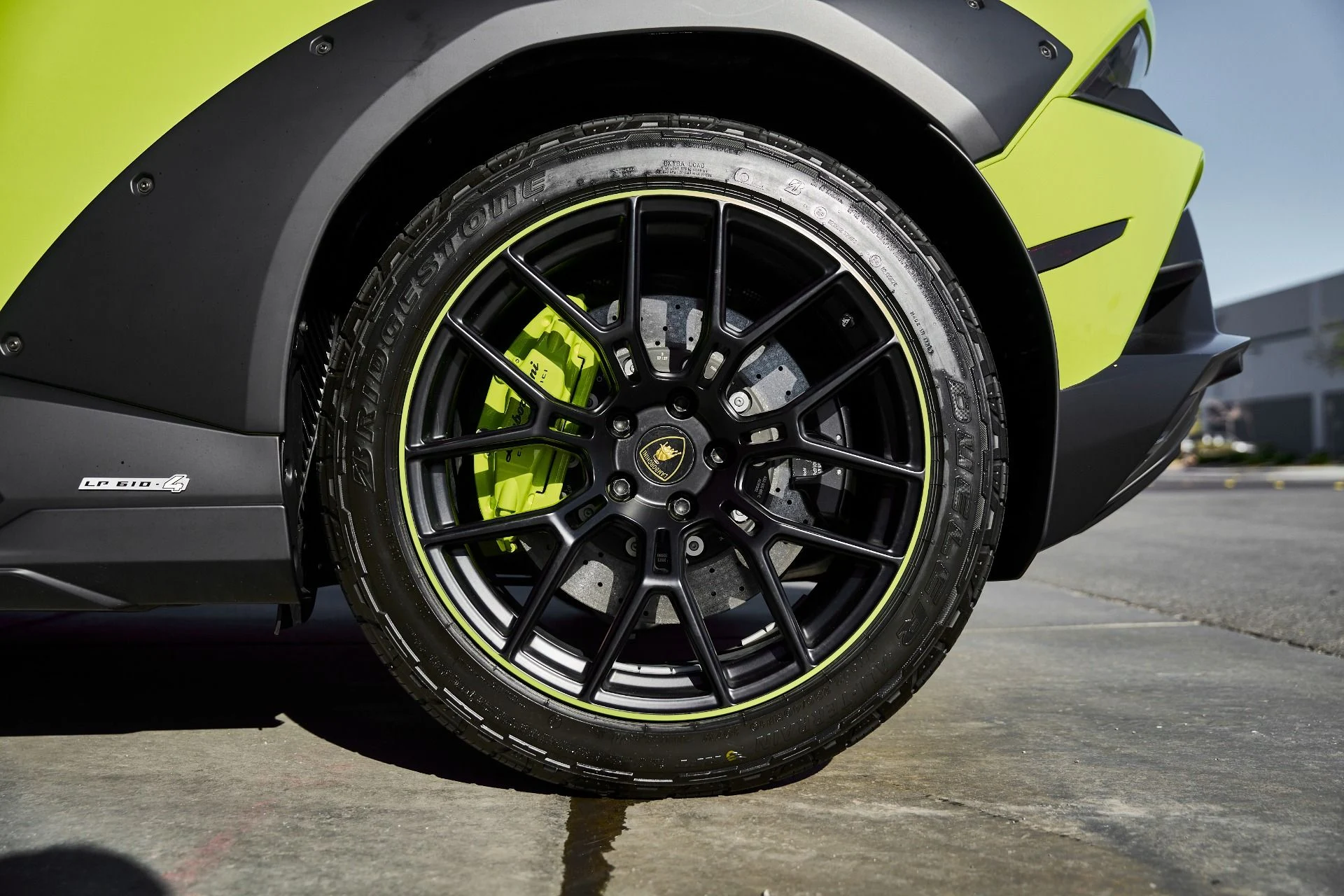 mph028_3554674438_Used_2024_Lamborghini_Huracan_Sterrato_Base_1767062412_45406f1687