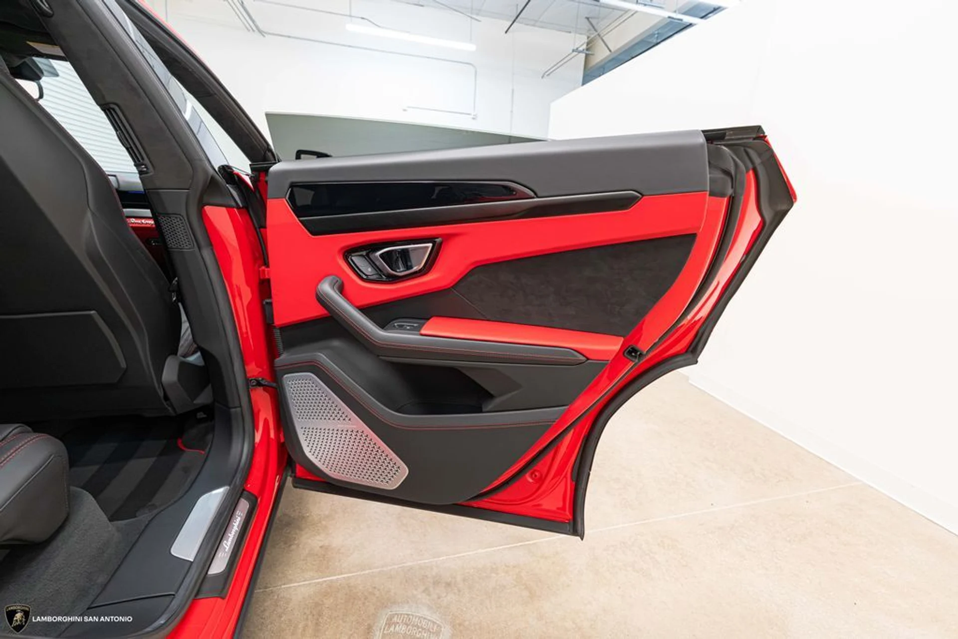 mph028_3561706006_7248739adfac3dc384ecbcc8cb81b5cdx_01eb42b587