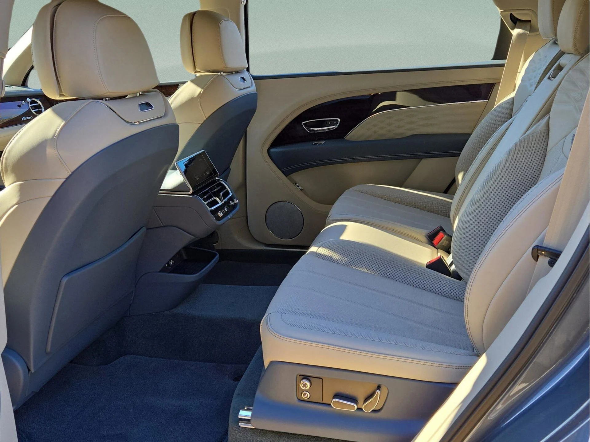 mph028_3565783965_5cc4e89c5f292909b80622a4afd14b10x_2c46d50ea3