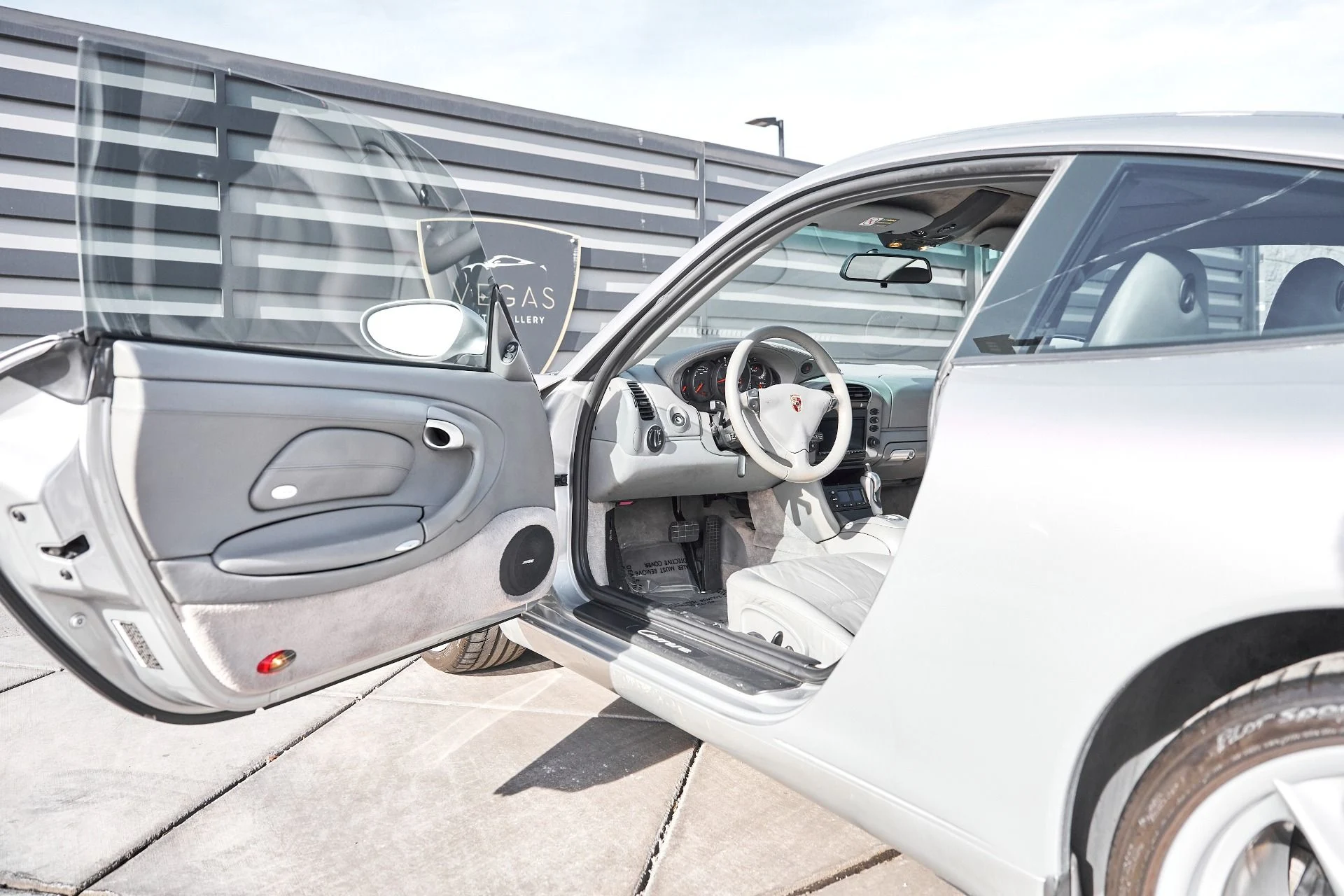 mph028_3569230116_Used_2002_Porsche_911_Carrera_1766458440_f99ec0b790