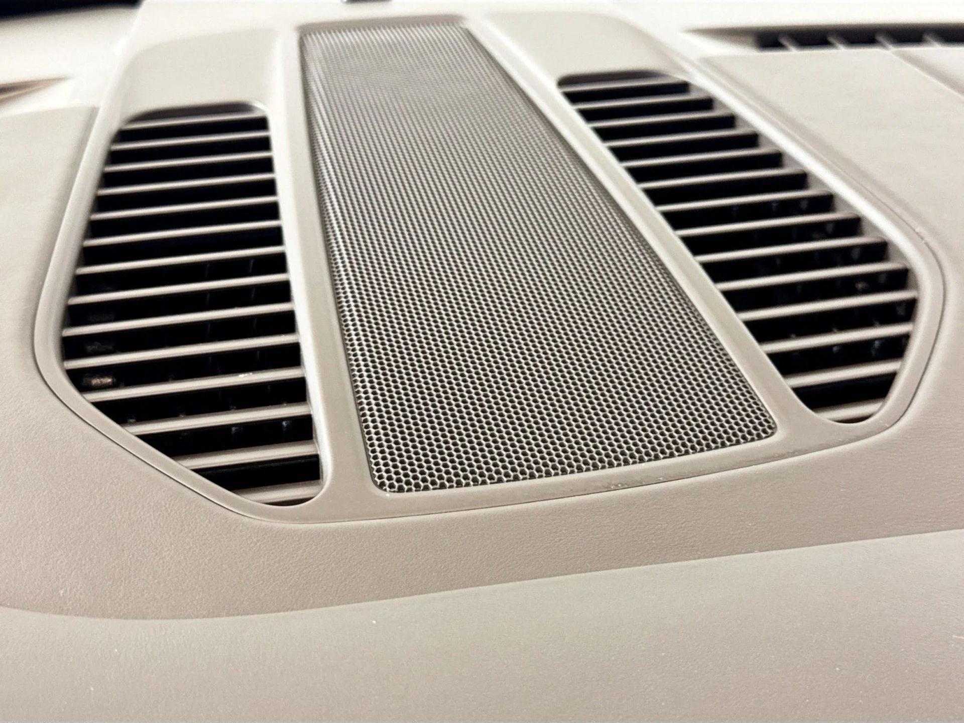 mph028_3572406474_763b40c36147ed4df384b92c38ec8d2f_1075b5f59a