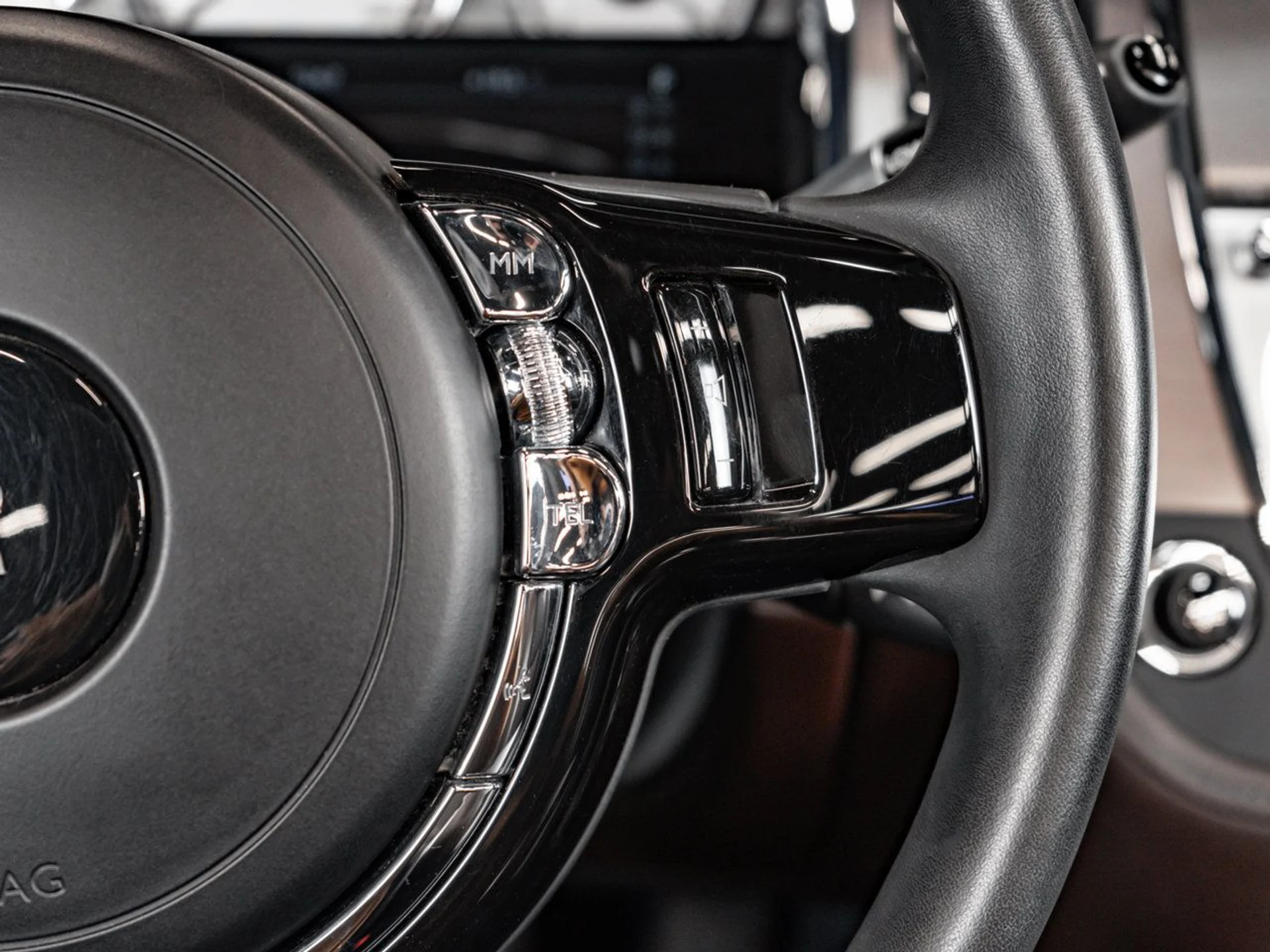 mph028_3574244396_rolls_royce_dawn_2016_902538c099