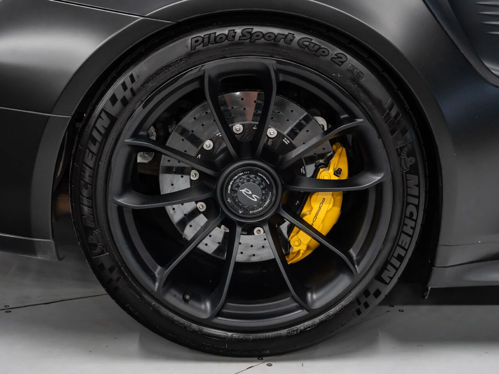 mph028_3574781190_porsche_911_2019_05214d1889