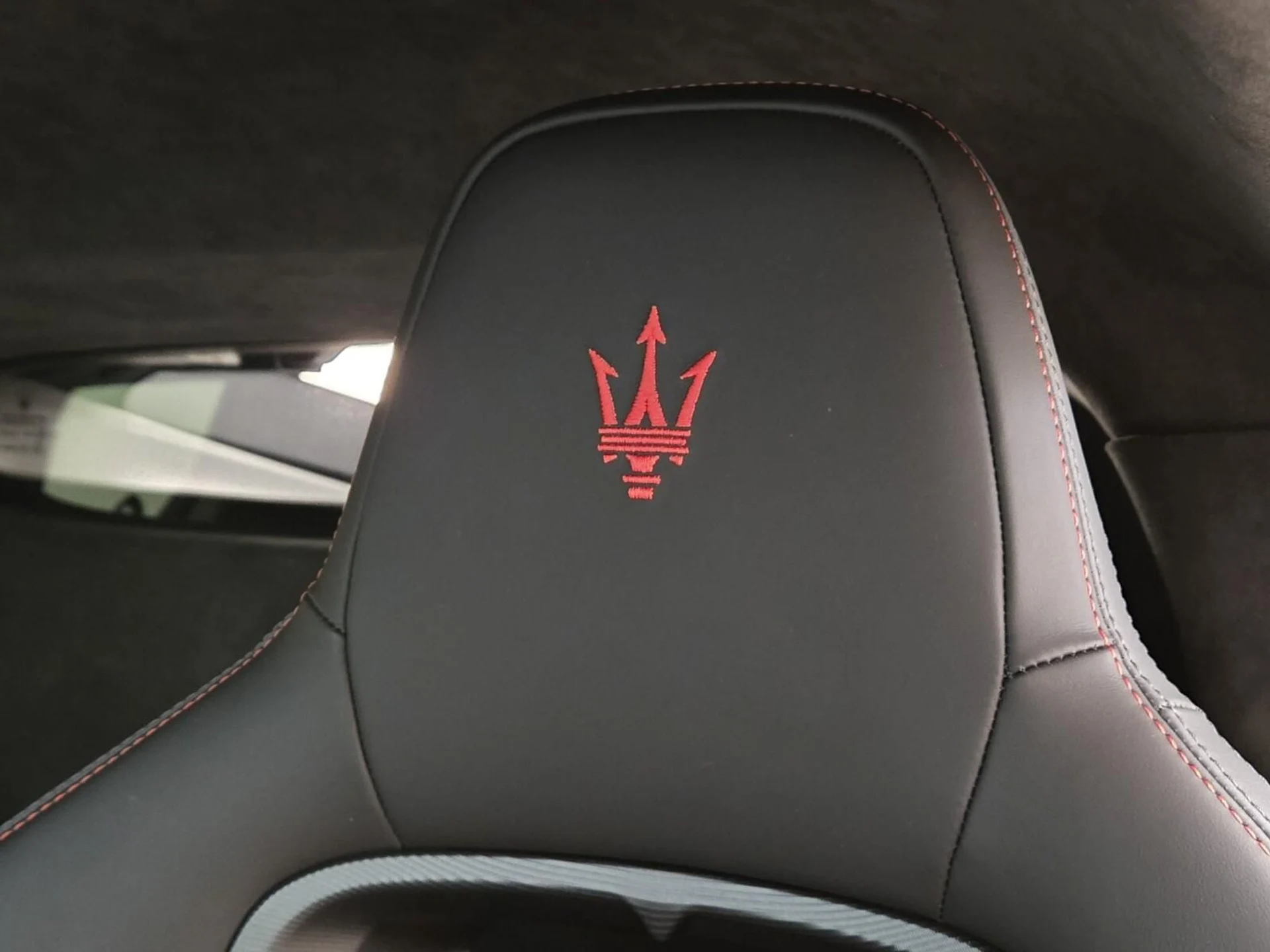 mph028_3575032488_Used_2022_Maserati_MC_20_1760424970_93b9667fc7