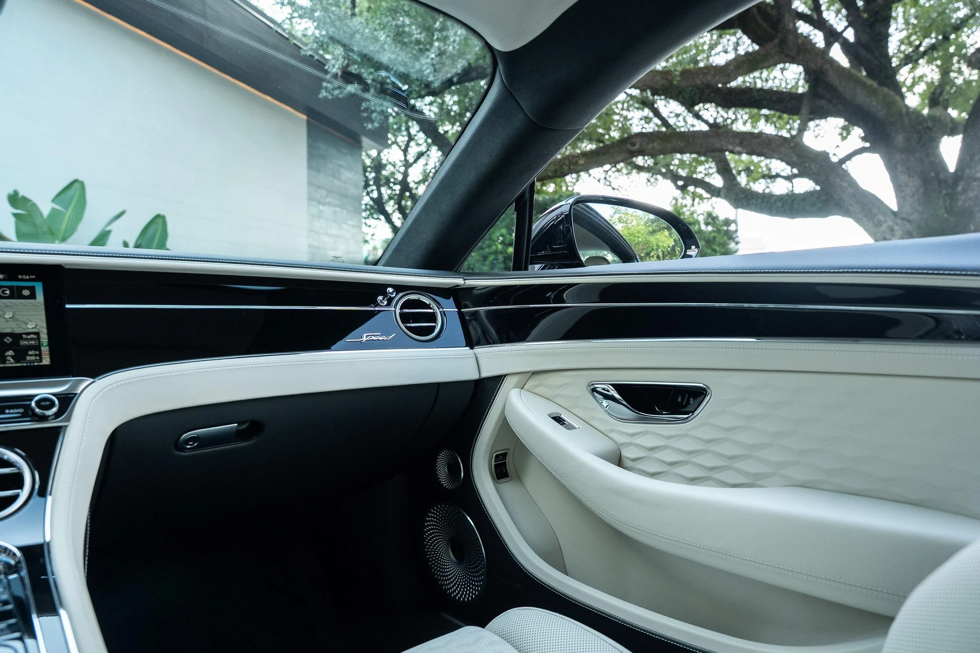 mph028_3578254132_439893878_688857fa327455e0273381de_e28349732d