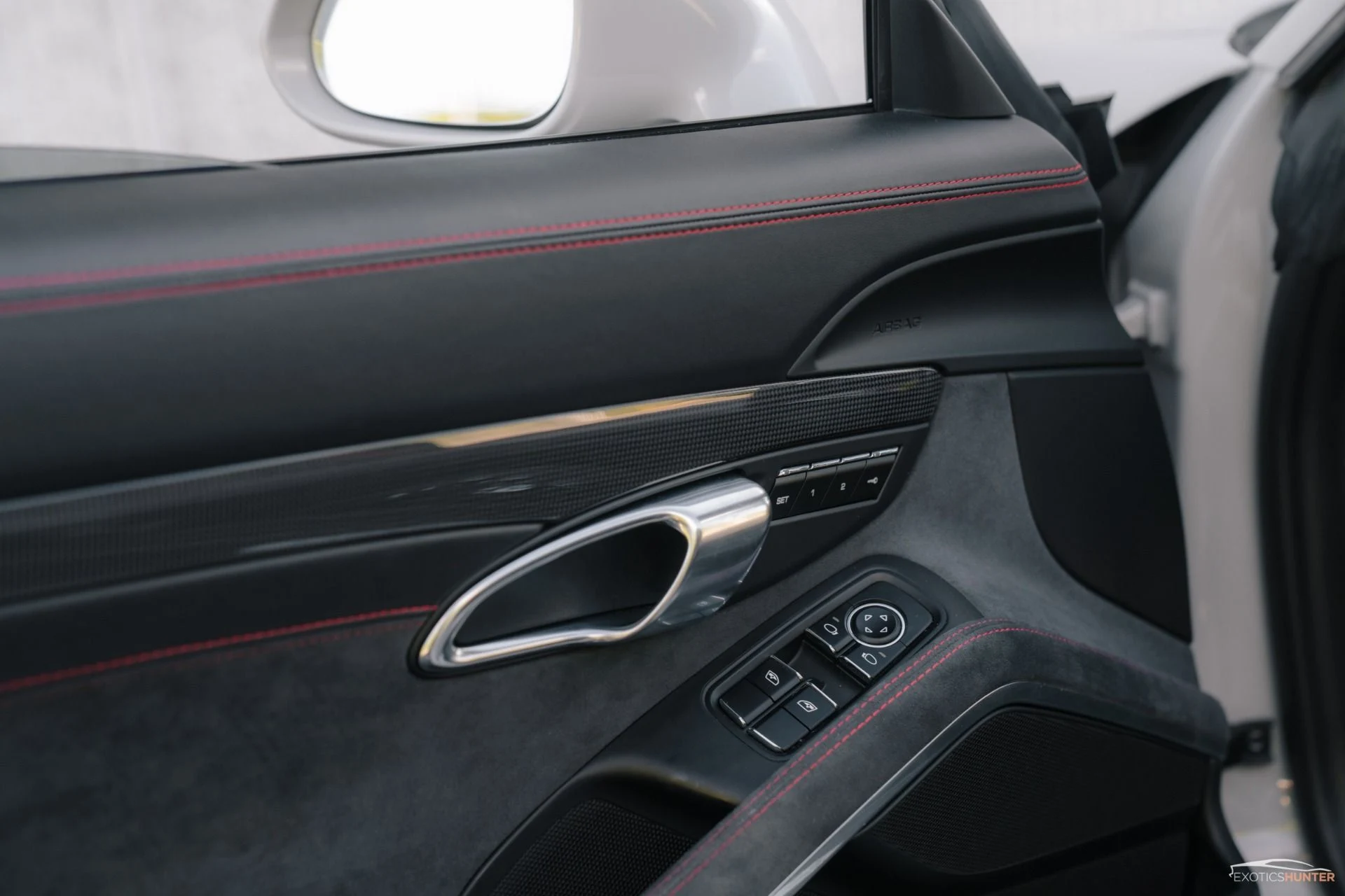 mph028_3589861874_Used_2018_Porsche_911_Targa_4_GTS_in_Chalk_with_GTS_Interior_Pack_PDK_1755551919_db6c60a7c0