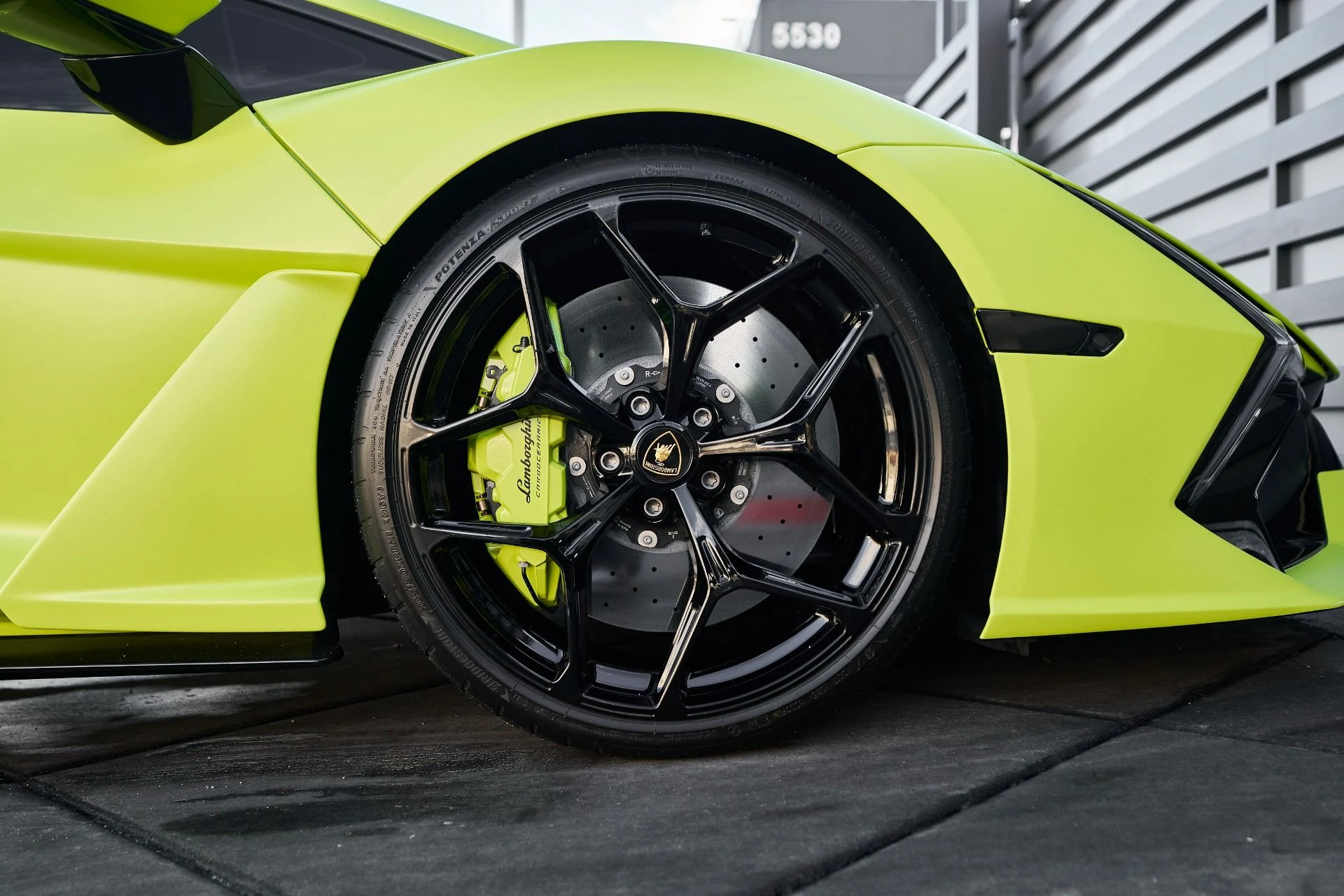 mph028_3595607913_Used_2024_Lamborghini_Revuelto_1763604723_d970fa0c09