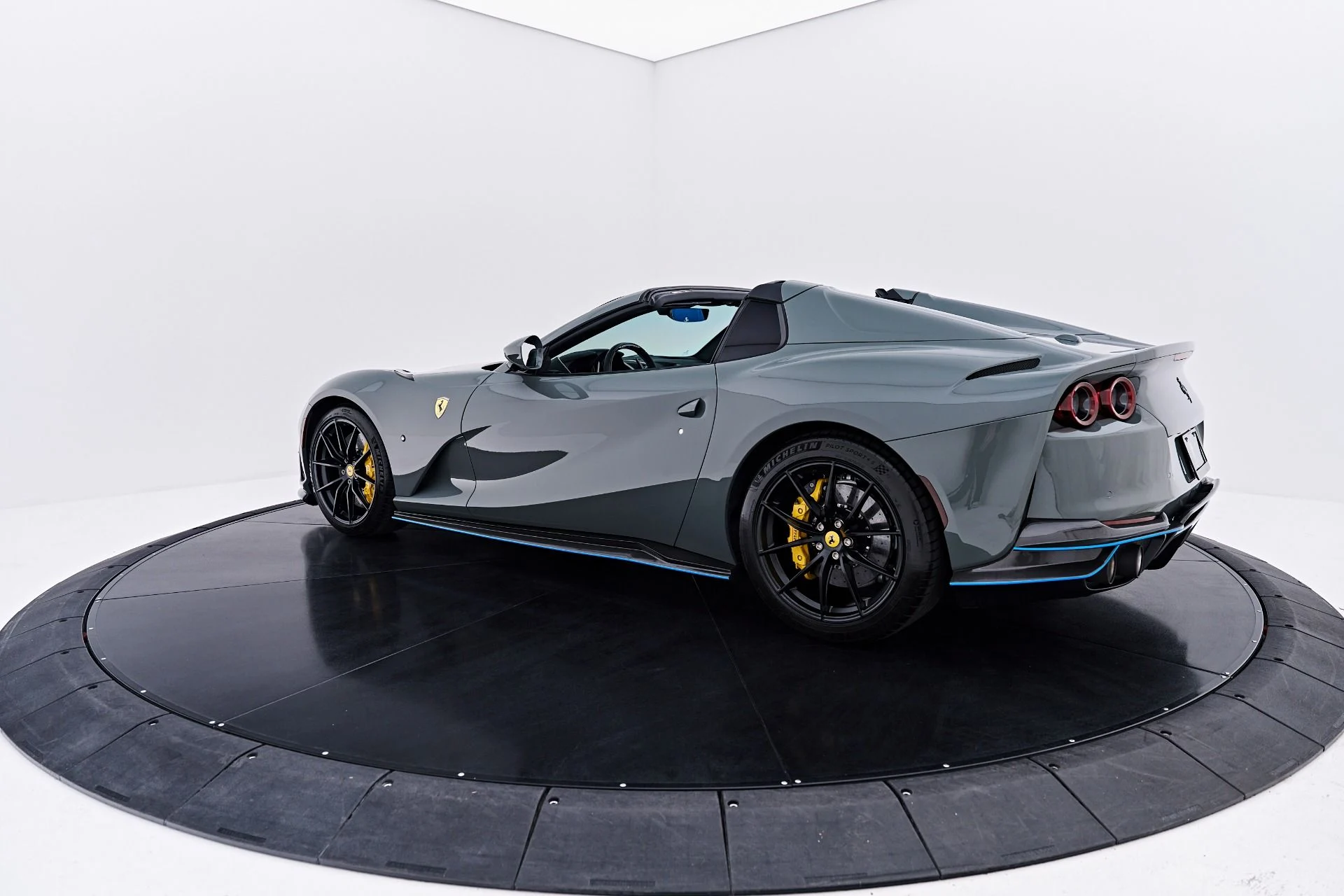mph028_3600346482_Used_2023_Ferrari_812_GTS_Base_1785431361_f8c4f06378