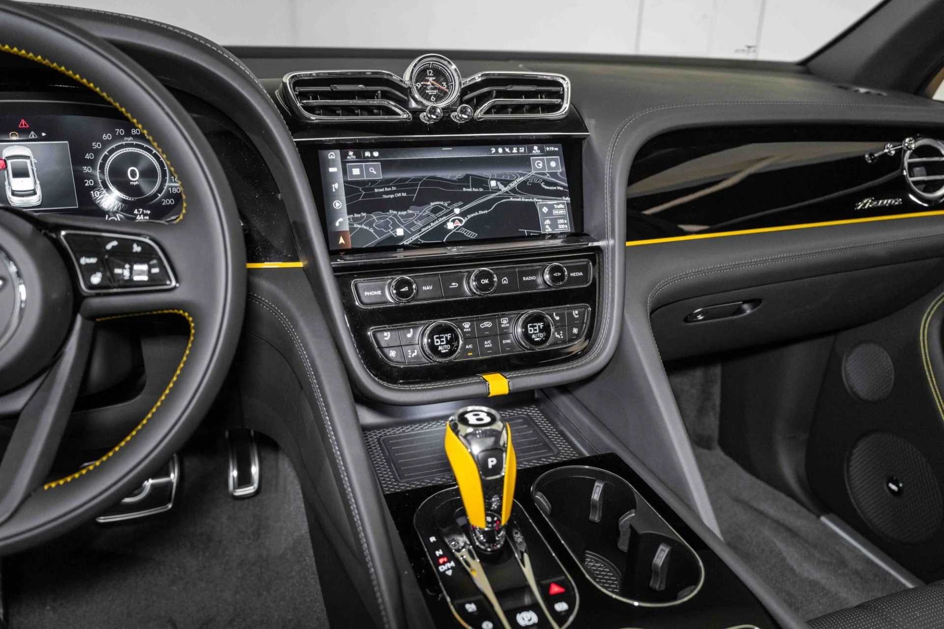 mph028_360361461_Used_2024_Bentley_Bentayga_Azure_V8_1721581484_368223a940