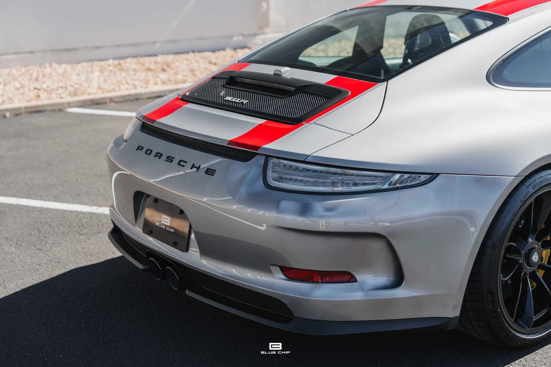 mph028_3621061246_6a2c7e14da3b3d6a5d675d87_2016_Porsche_911_R_29_3660e79051