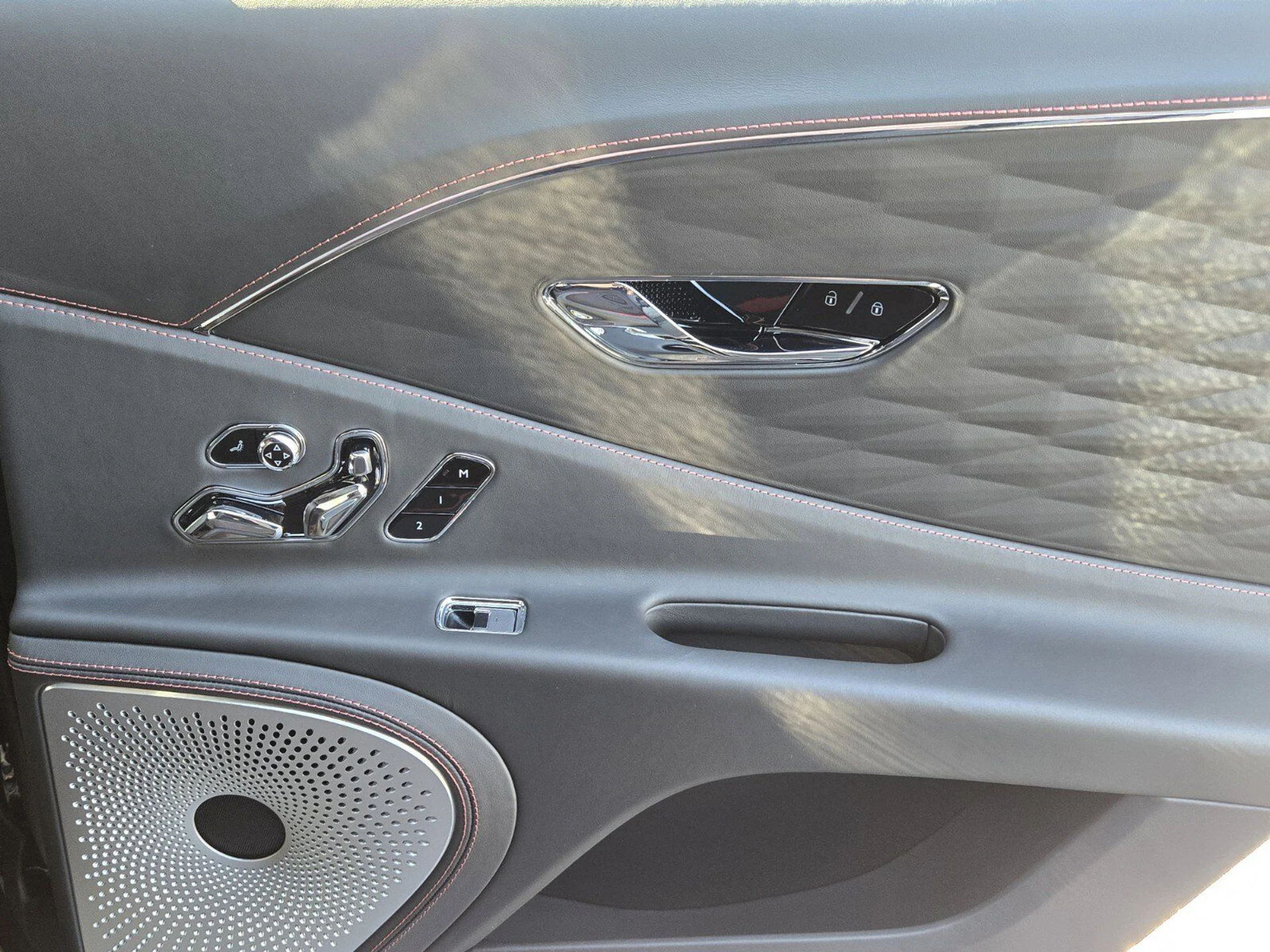 mph028_3635030505_52d9b6810c20390f4b04dc90a907edbcx_40df42b597