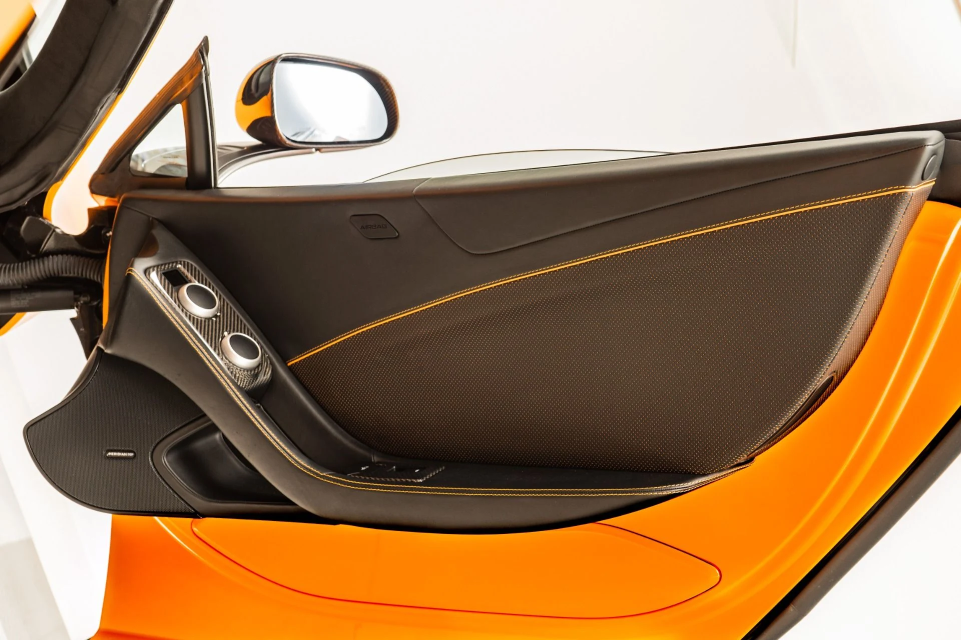 mph028_3639362408_Used_2015_Mc_Laren_650_S_Spider_Interior_and_Exterior_Carbon_Packs_Suspension_Lifter_1778269559_c37d2cf468