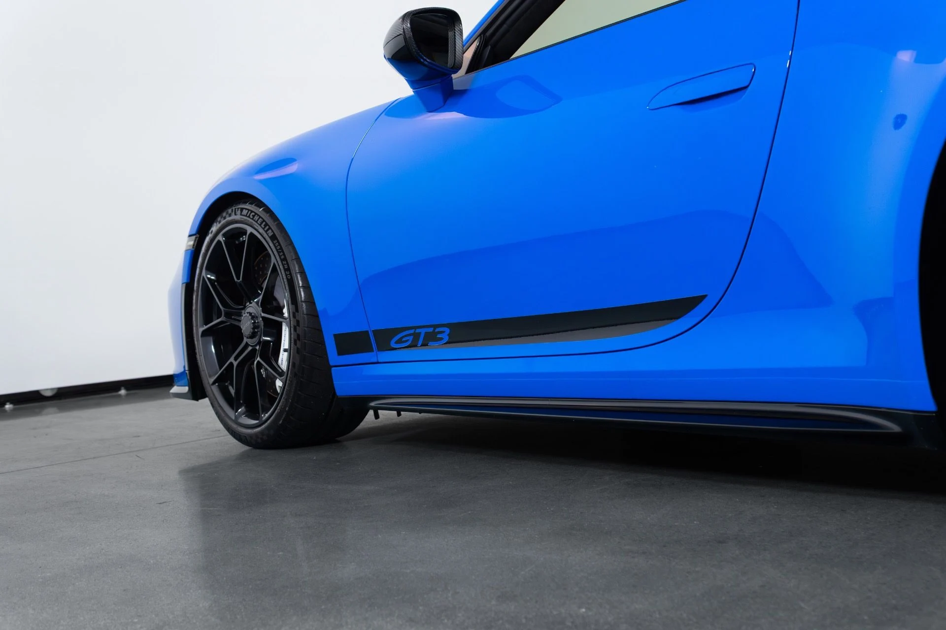 mph028_3639729450_Used_2023_Porsche_911_GT_3_1781936511_5859419389
