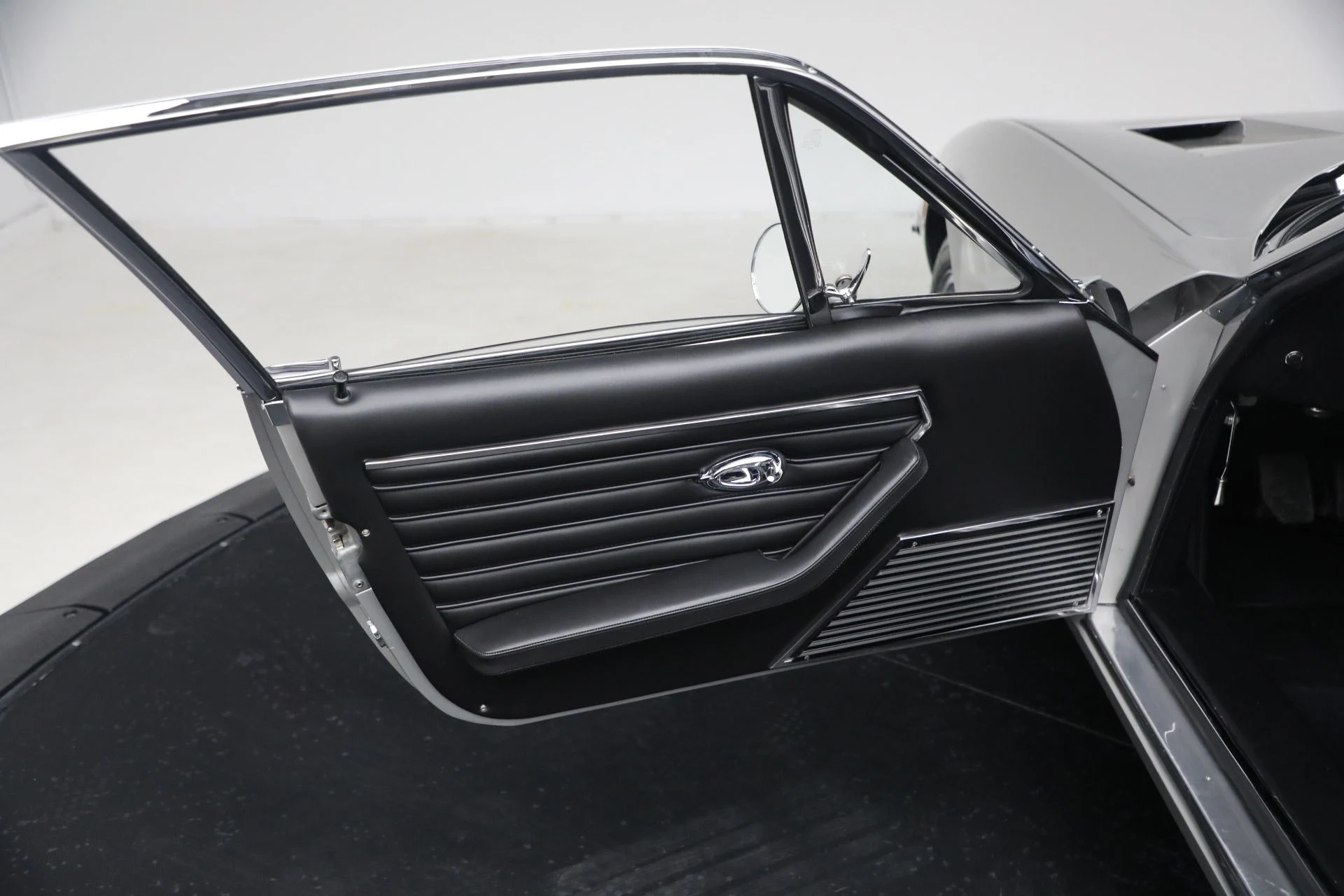 mph028_3644741837_Used_1971_Ferrari_365_GTB_4_Daytona_1770668334_eda85d47b1