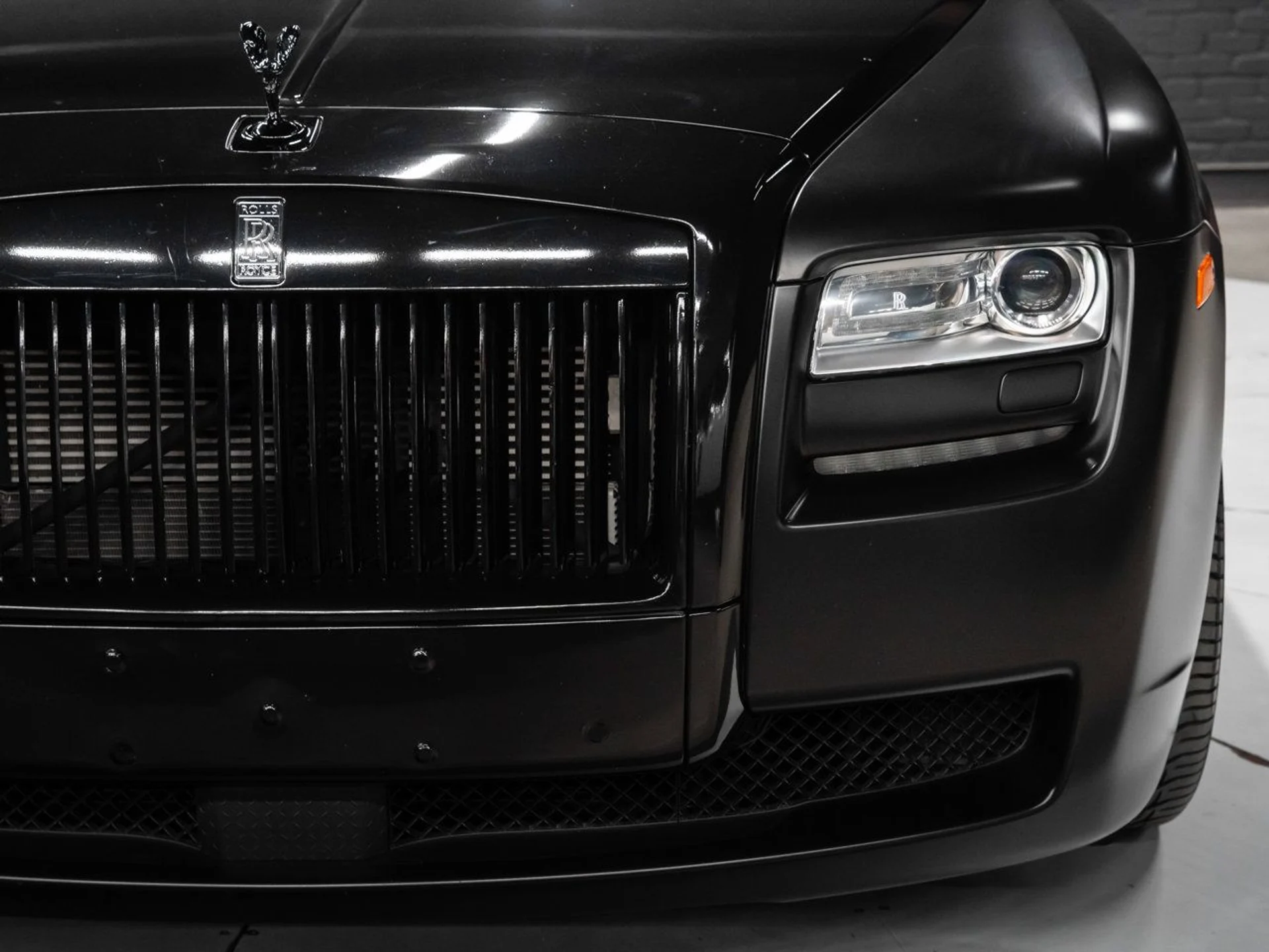 mph028_3648616986_rolls_royce_ghost_2012_9c2b42988f
