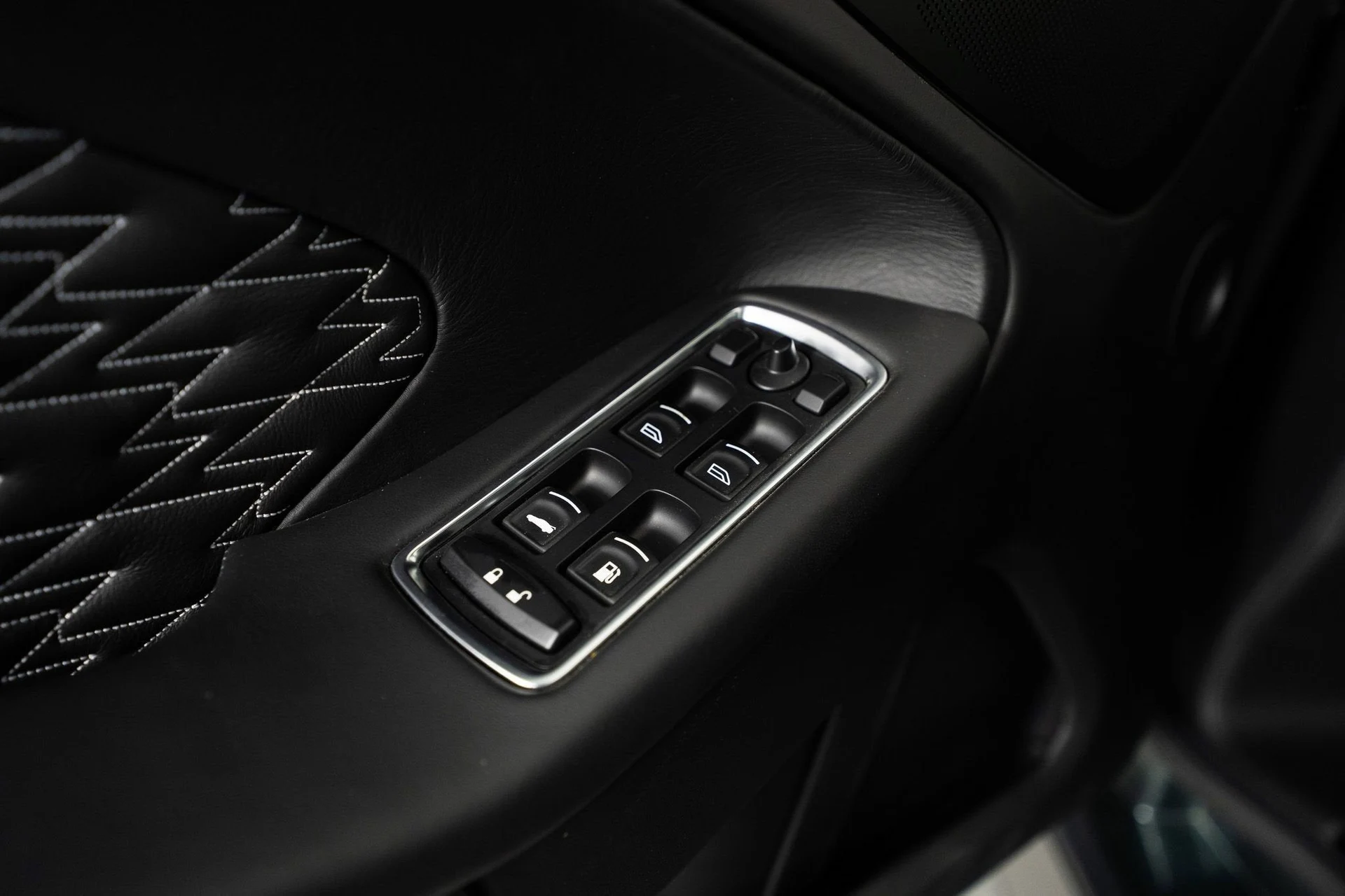 mph028_3651620194_2c266144cfca400a821a0d054f63da70_c03cc35f7b