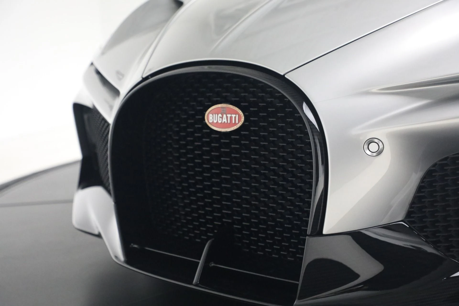 mph028_3662987861_Used_2025_Bugatti_Mistral_9fa30a33f3