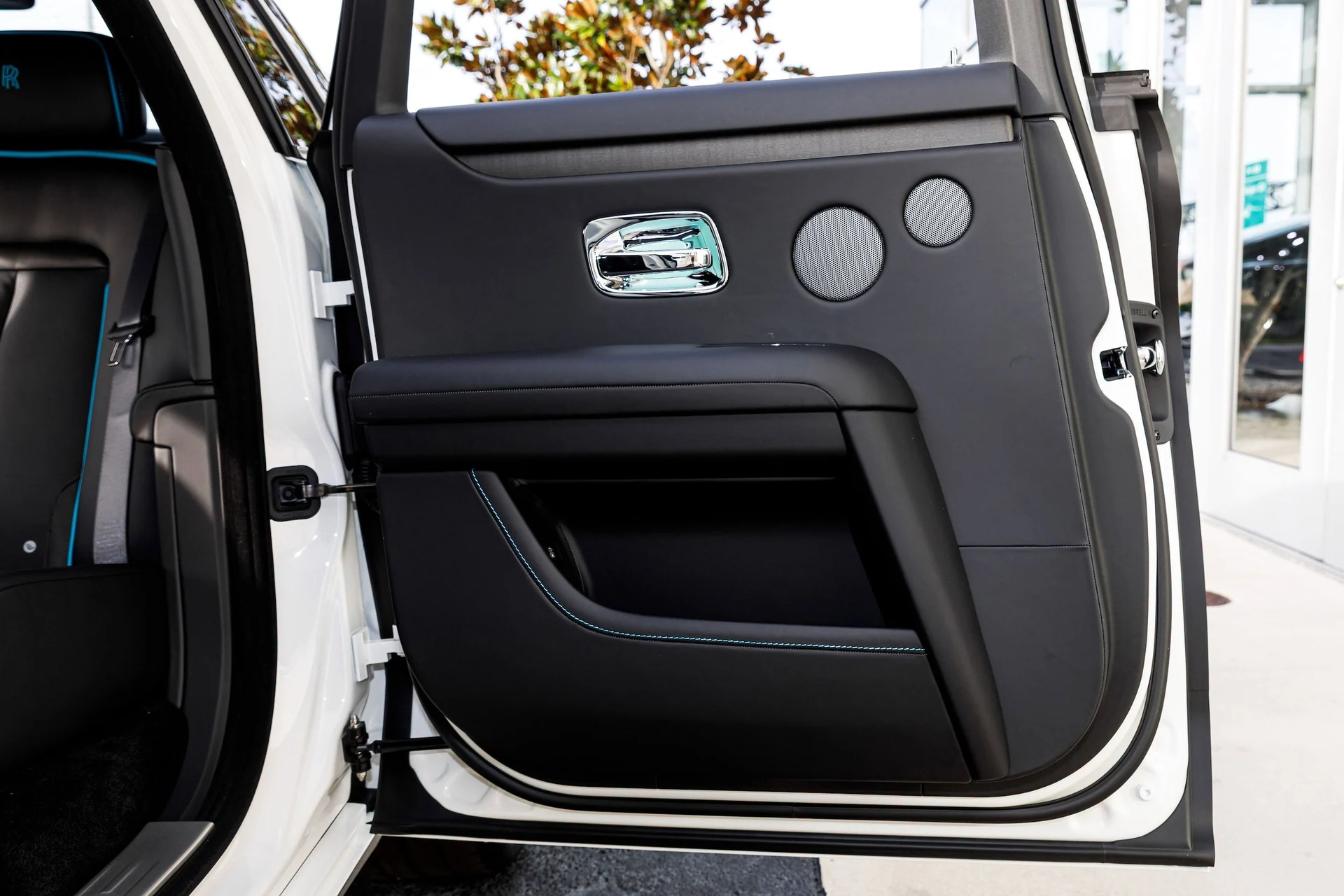 mph028_3666174505_90b9885a8cc49d856048b7c4685dd4e5x_06276d9574