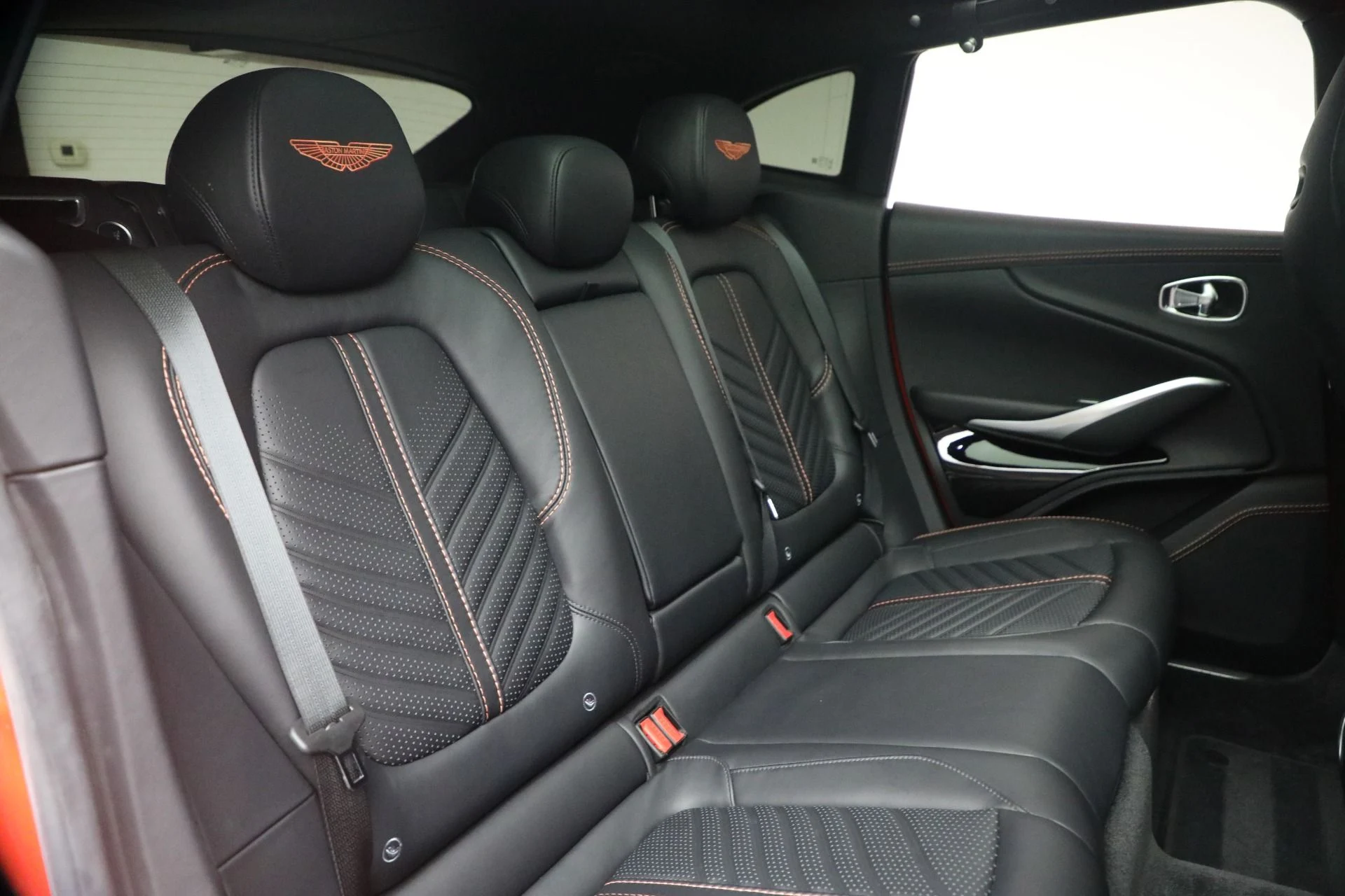 mph028_3667815966_Used_2023_Aston_Martin_DBX_707_1764179397_c1f7582aad