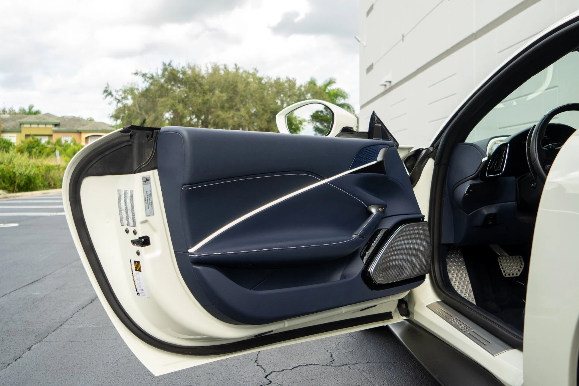 mph028_3669310316_Used_2022_Ferrari_Roma_1764790245_dd8547f9af