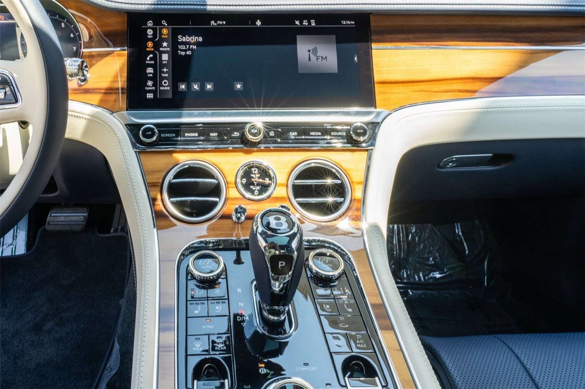 mph028_3670379174_51d0475e45a788ff7188f465e0149fb4_49fc340356