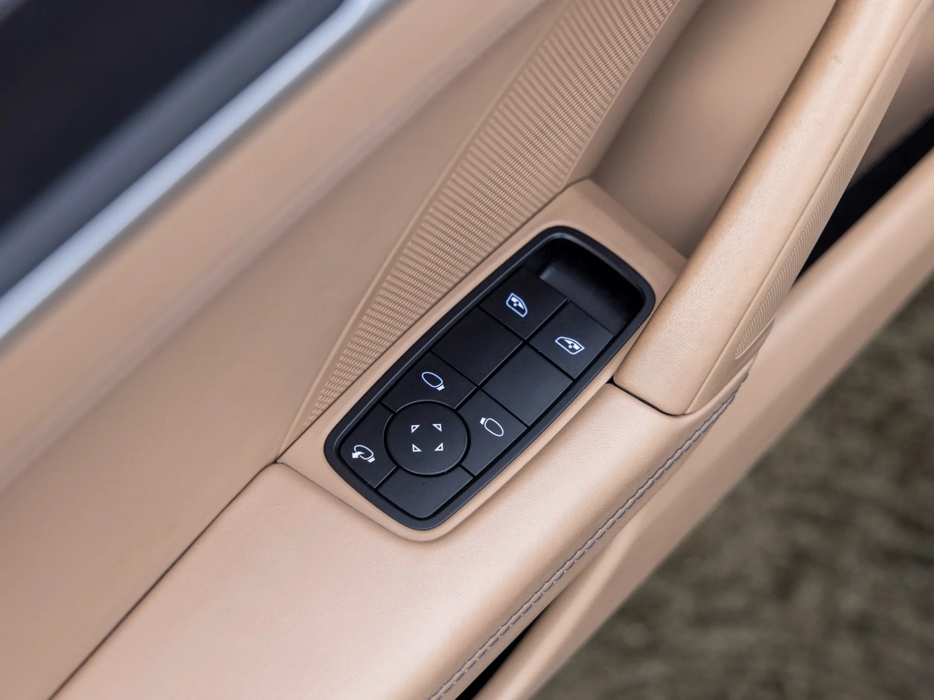 mph028_3674794317_29_a15543e63e