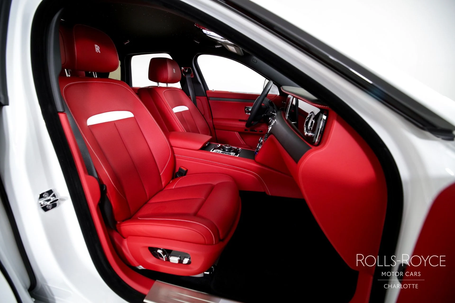 mph028_3683614854_Used_2024_Rolls_Royce_Ghost_1723672329_7626a23f8c