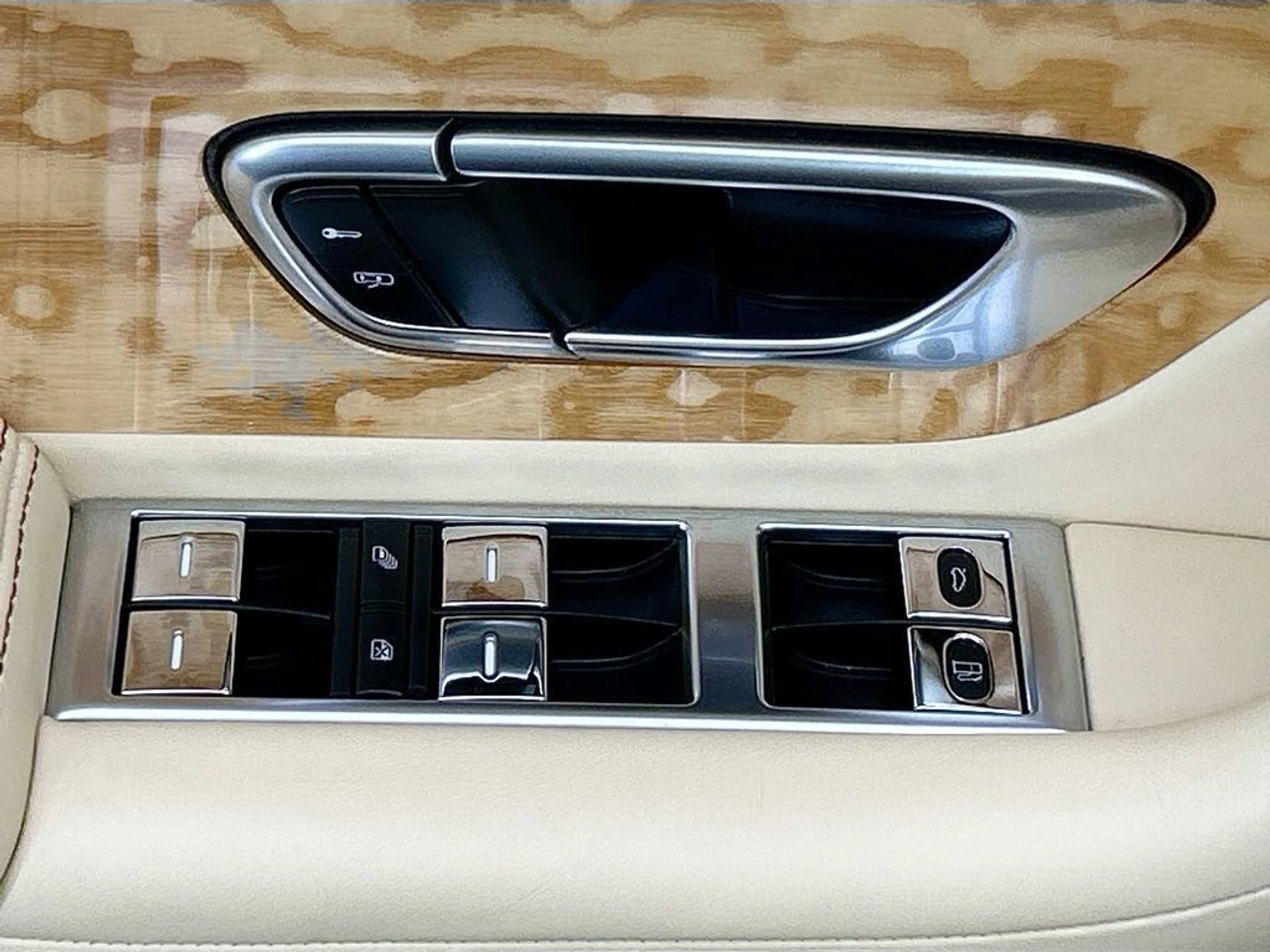 mph028_3686282566_used_2017_bentley_continental_gtv8convertible_8119_22991811_29_1024_3faaf5646a