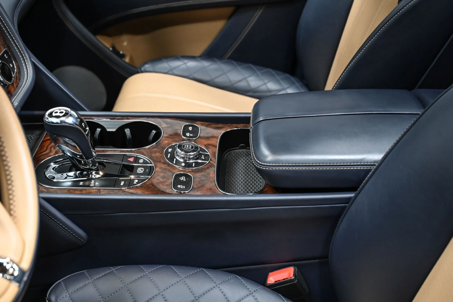 mph028_3688481366_Used_2018_Bentley_Bentayga_W12_1749249697_c683c1e98f
