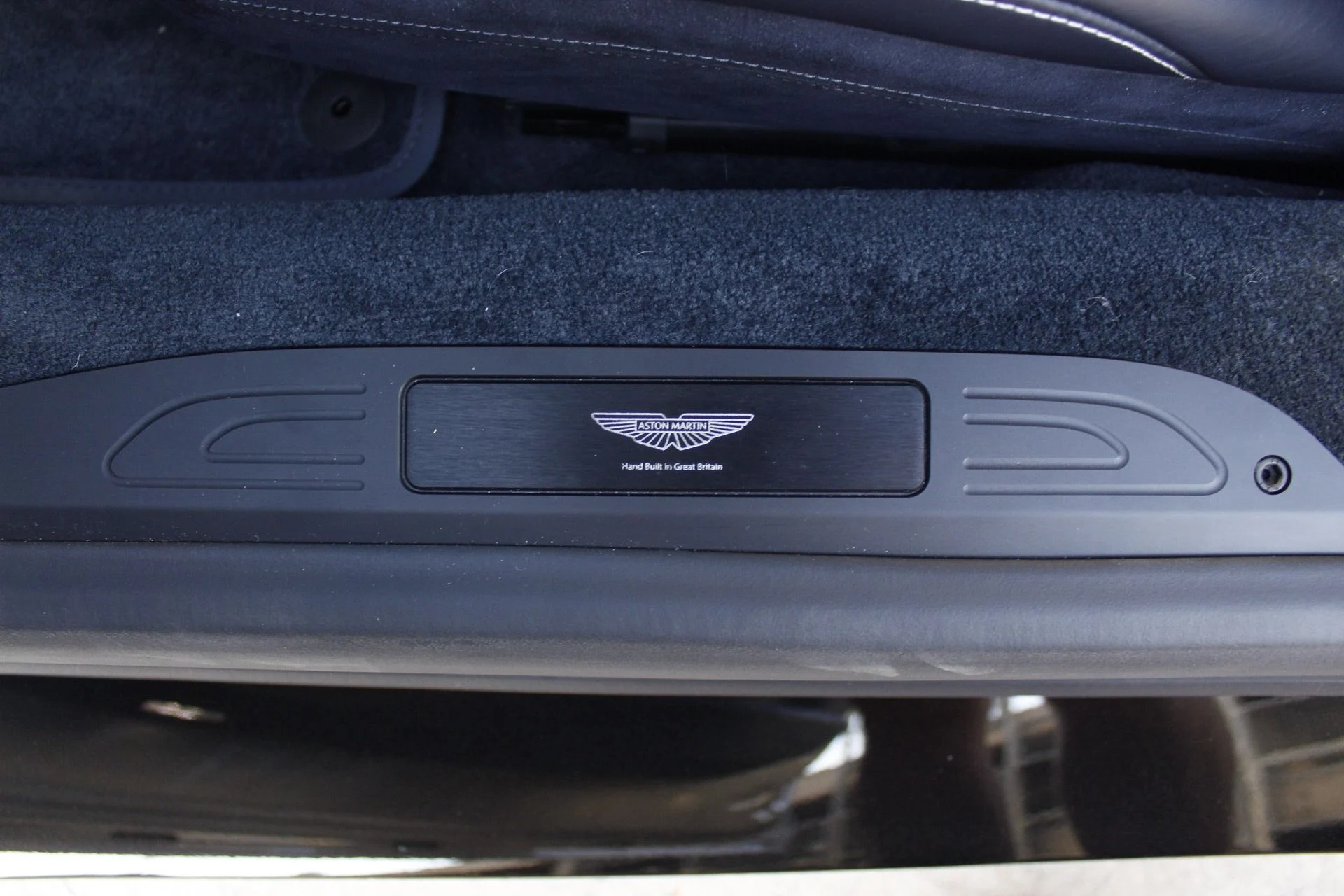 mph028_3688551563_Used_2025_Aston_Martin_Vantage_1788306664_78149e492a