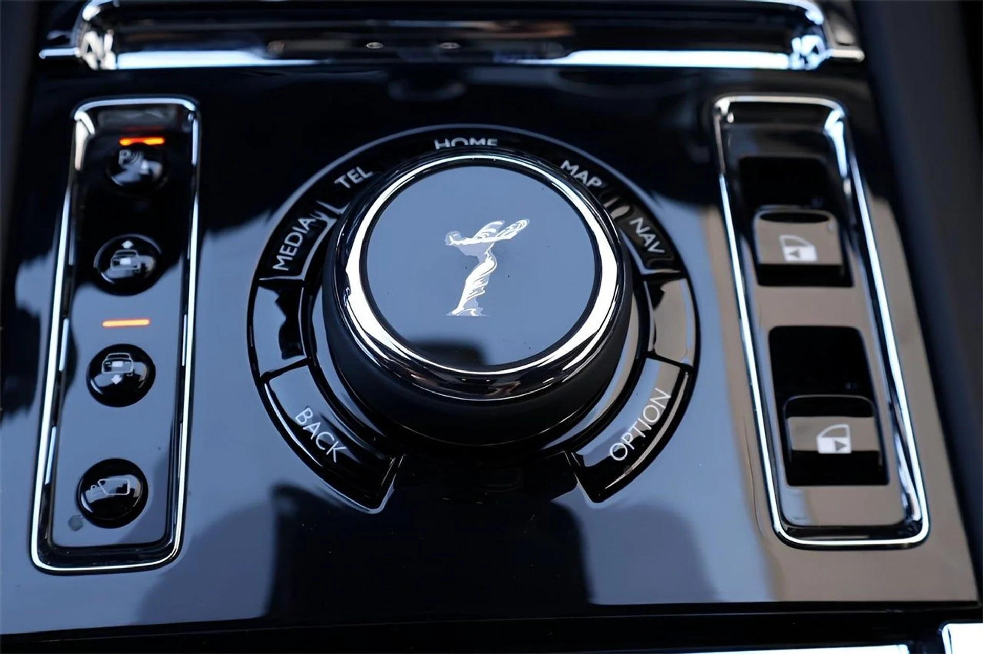 mph028_3689031255_29_52cc169129