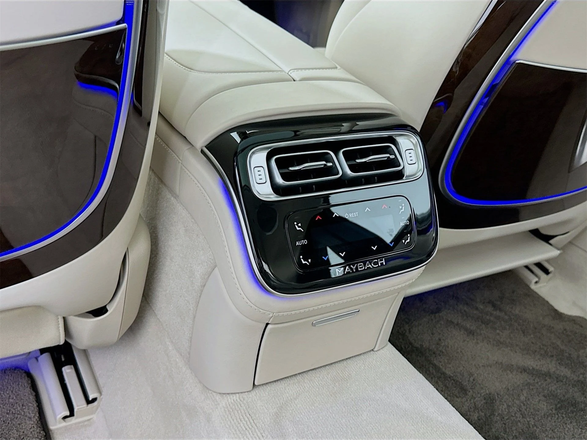 mph028_3695887786_b4fd350521a90dc0b128578c72ddc9c9x_12b0c72f4b