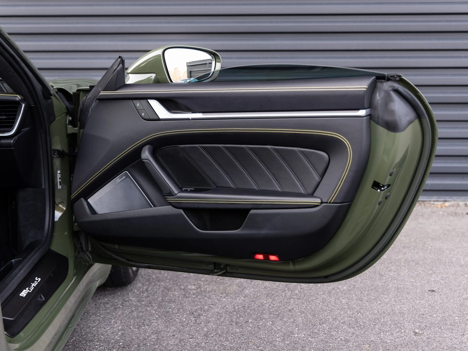 mph028_3698831637_29_5f7ae1f659