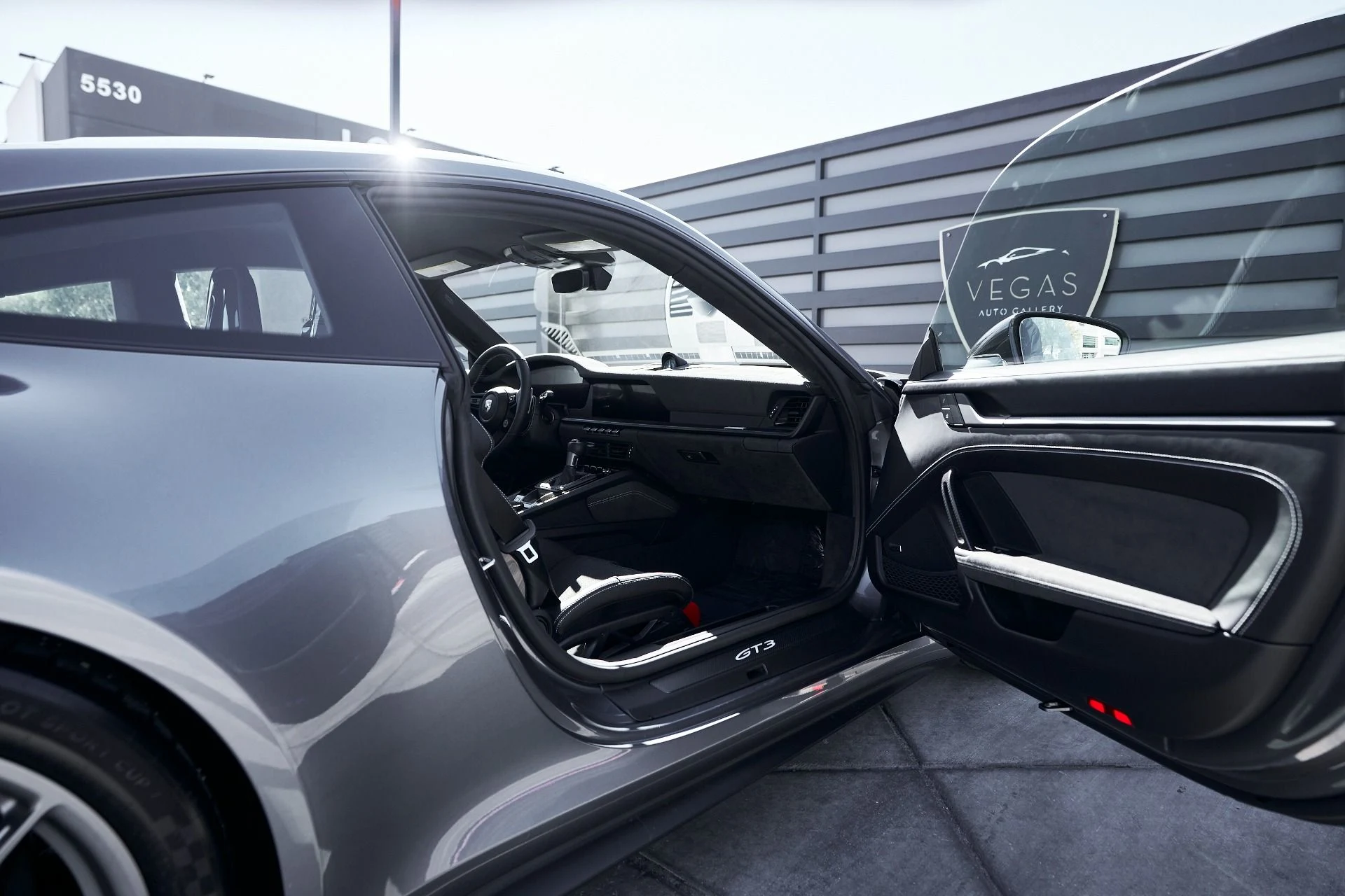 mph028_3699409414_Used_2025_Porsche_911_GT_3_1760569999_58e67e8466