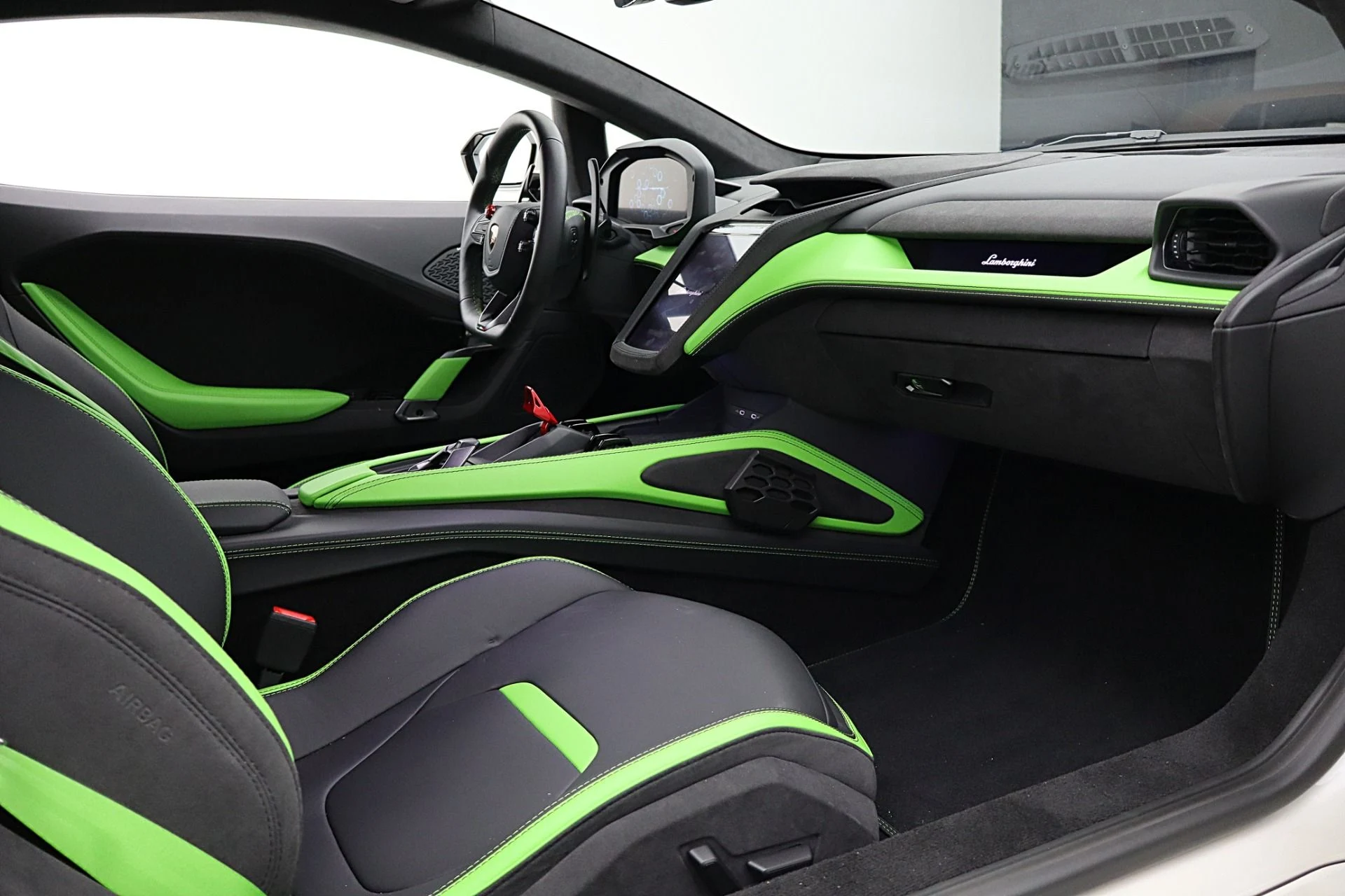 mph028_3700993180_Used_2026_Lamborghini_Temerario_LEASE_OPTIONS_AVAILABLE_1a560a33bc