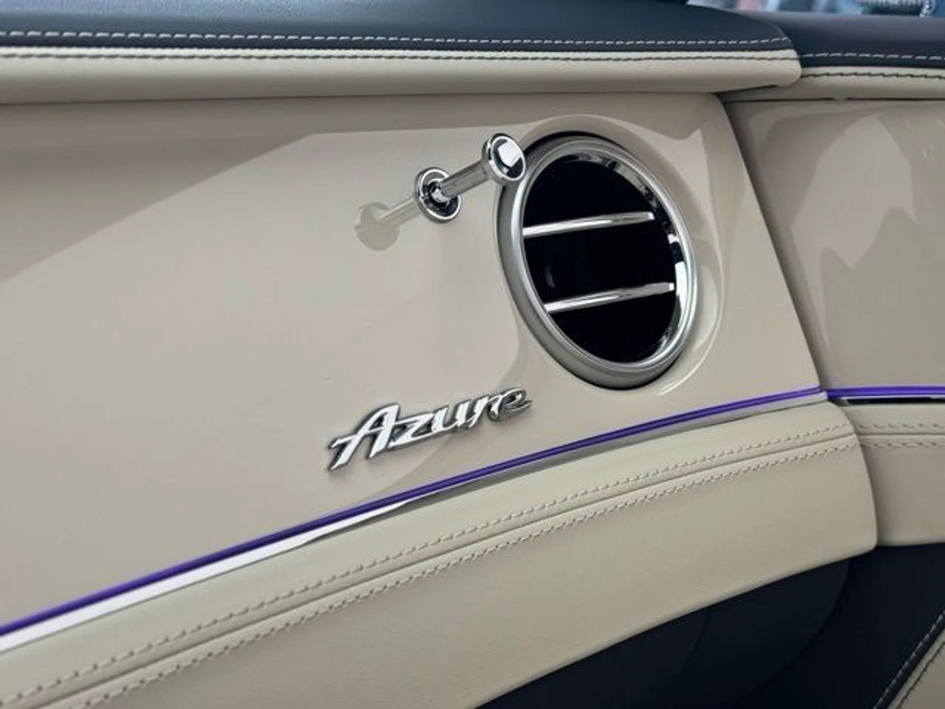 mph028_3705437350_i04d8g3ht1rly85847b2ukr47gaw_7a6902ff2b