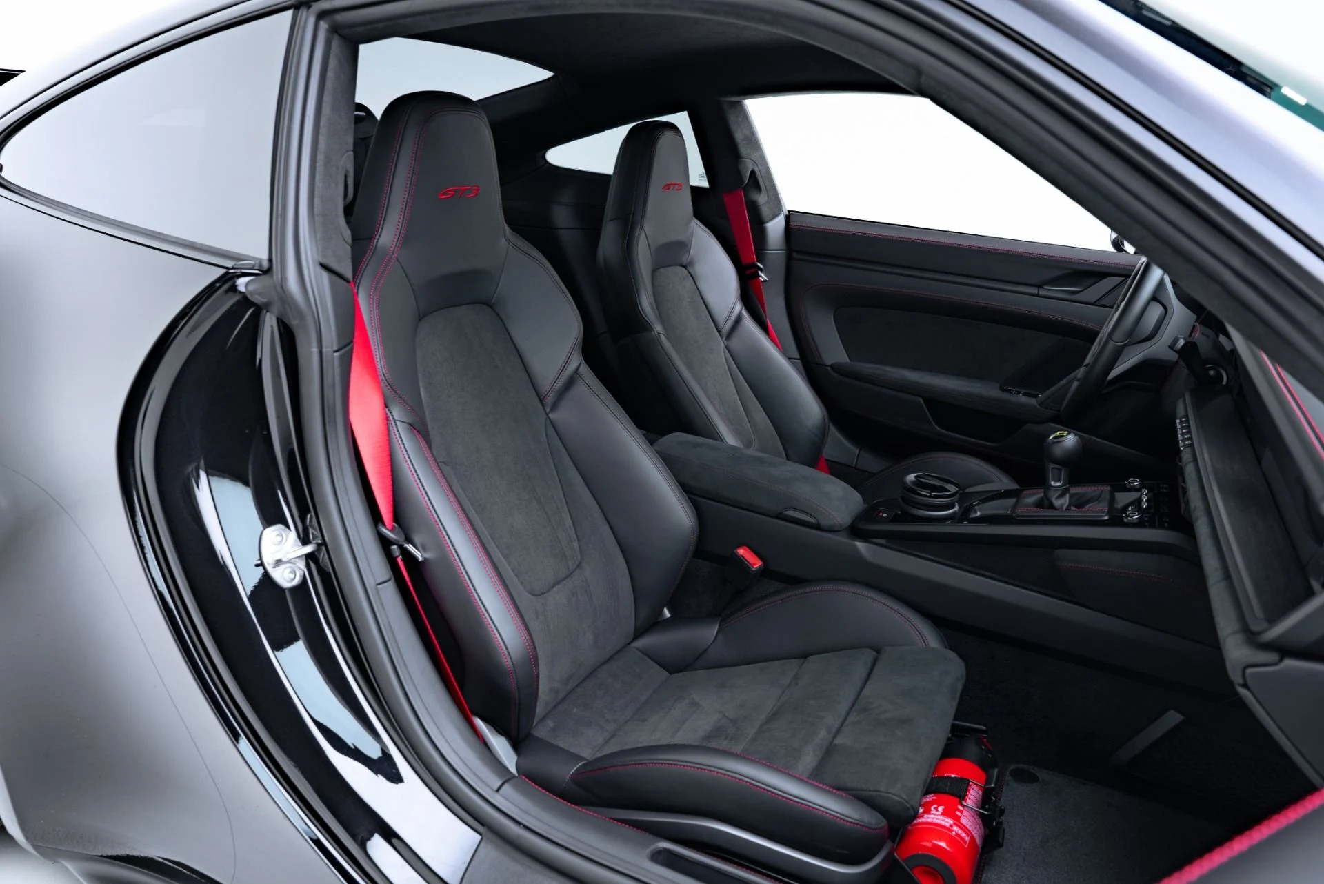 mph028_3706511488_Used_2022_Porsche_911_GT_3_1773417963_70f186e65c