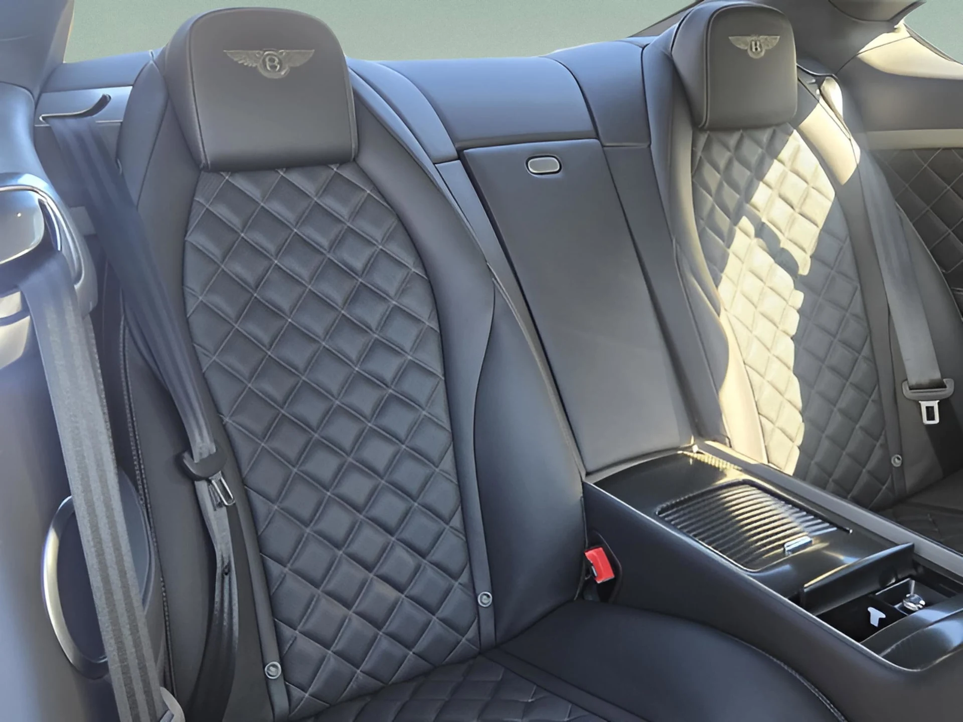 mph028_371136592_3f7cc2f230424e404ce5d9b69e1e5c75x_ca7451f7e8