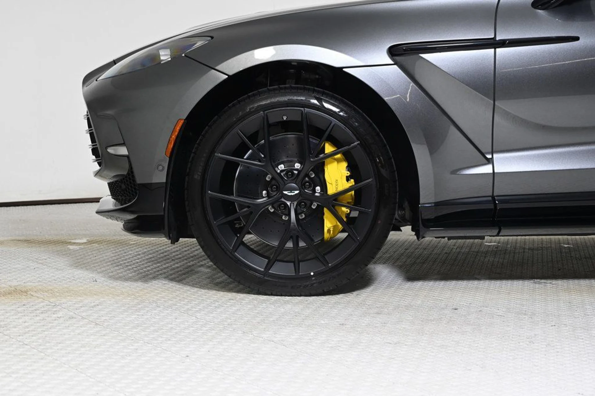 mph028_3712645938_new_2026_aston_martin_dbx_707awd_11350_22992947_28_1024_047a6c5166