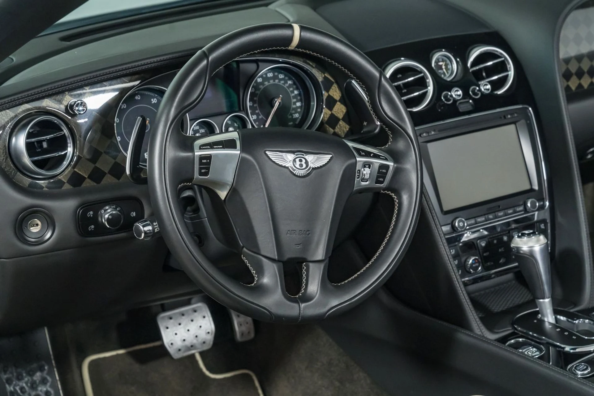 mph028_3713173646_949820f79c2e4704adb1ce630da5e1e7_6482a1c4eb