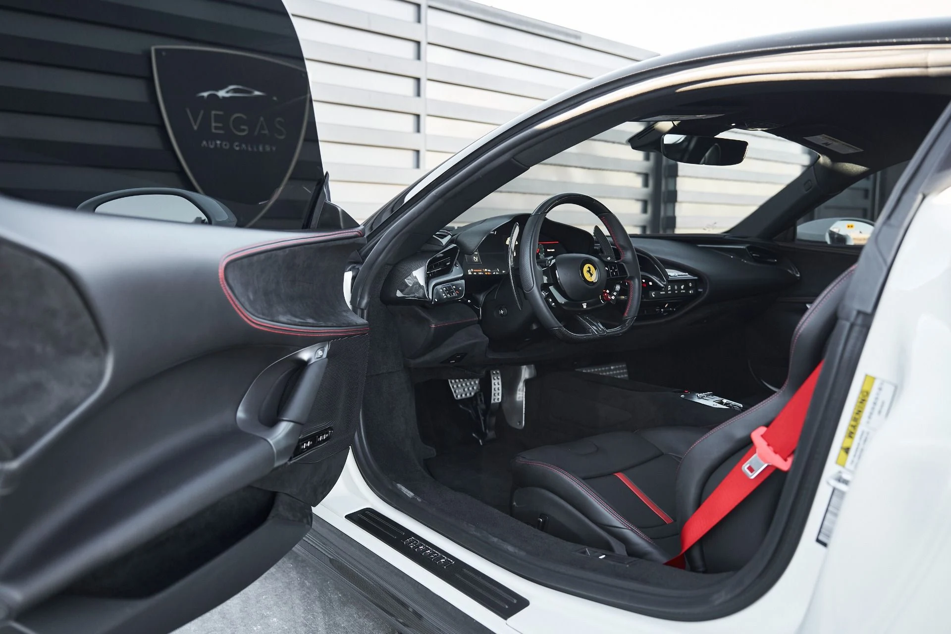 mph028_3720333110_Used_2023_Ferrari_SF_90_Stradale_Base_1762650960_8d914d48c1